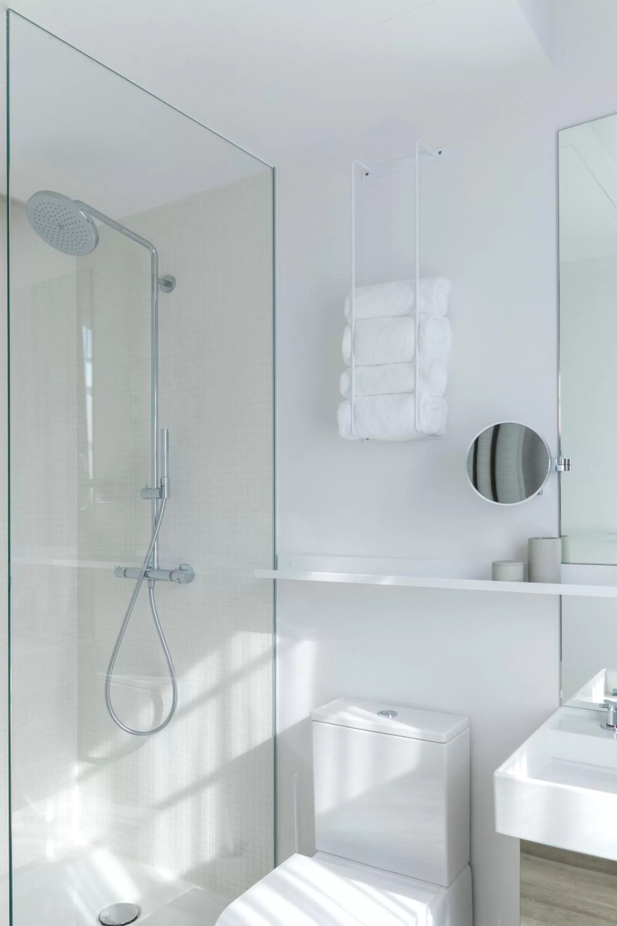 Bathroom in Wilmina Hotel