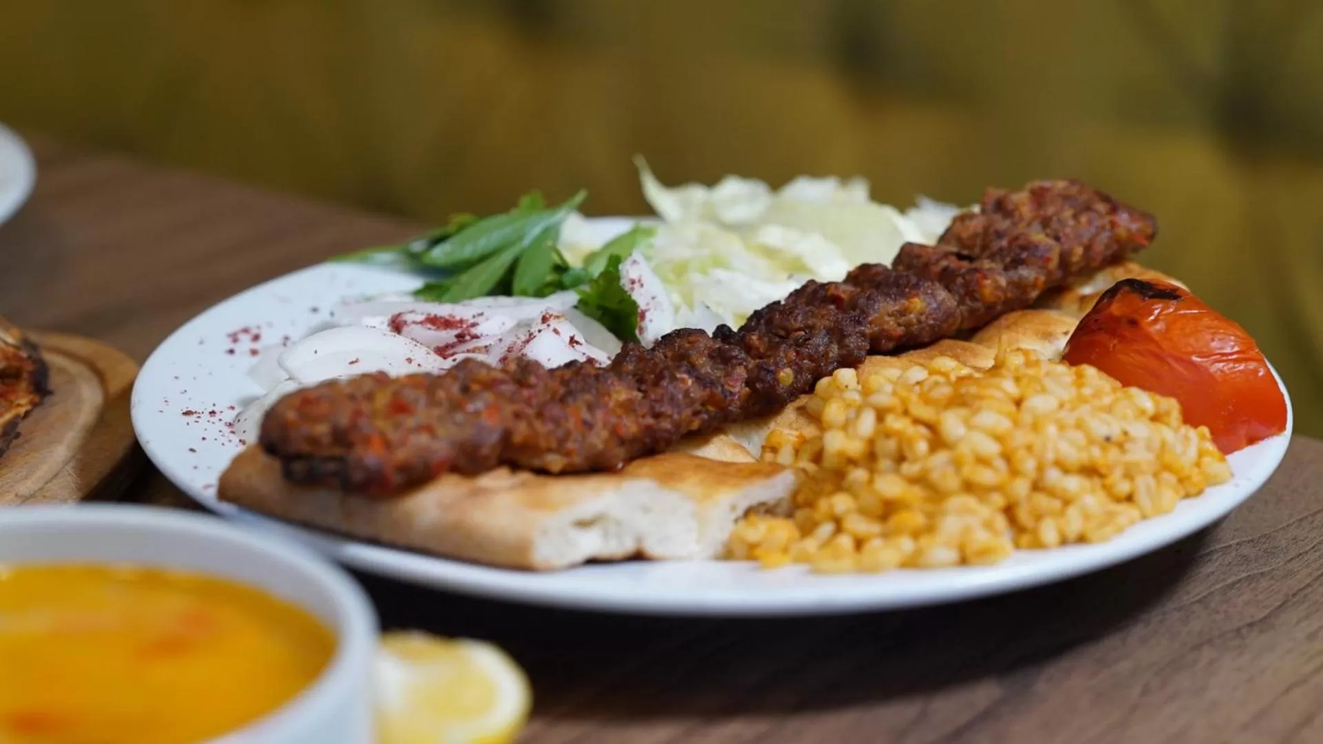 Food and drinks in Homey AirPort Hotel