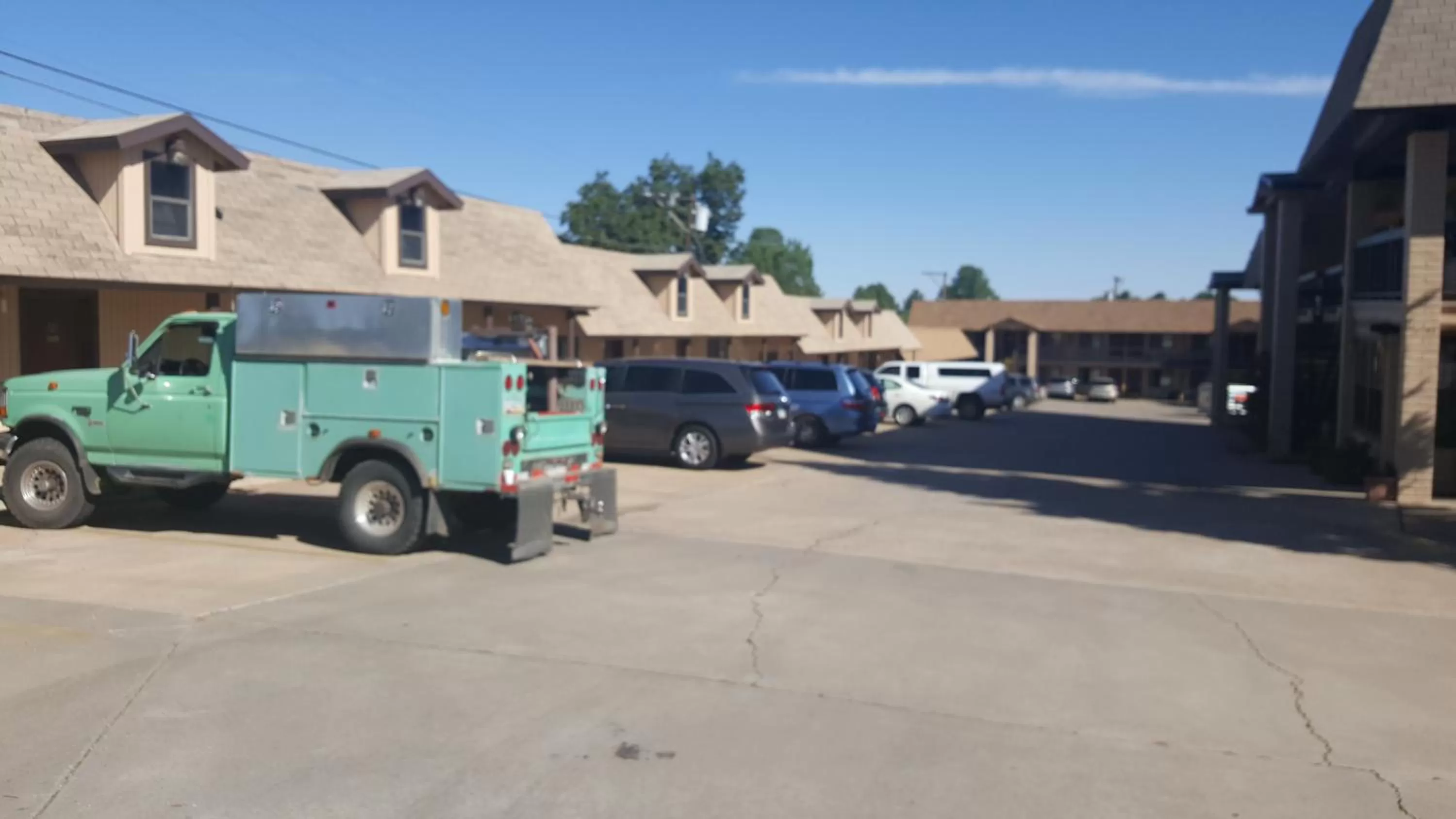 The KC Motel Show Low