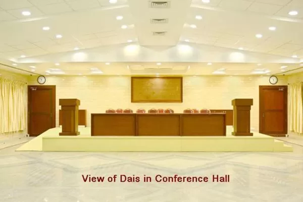 Business facilities in Raya's Grand