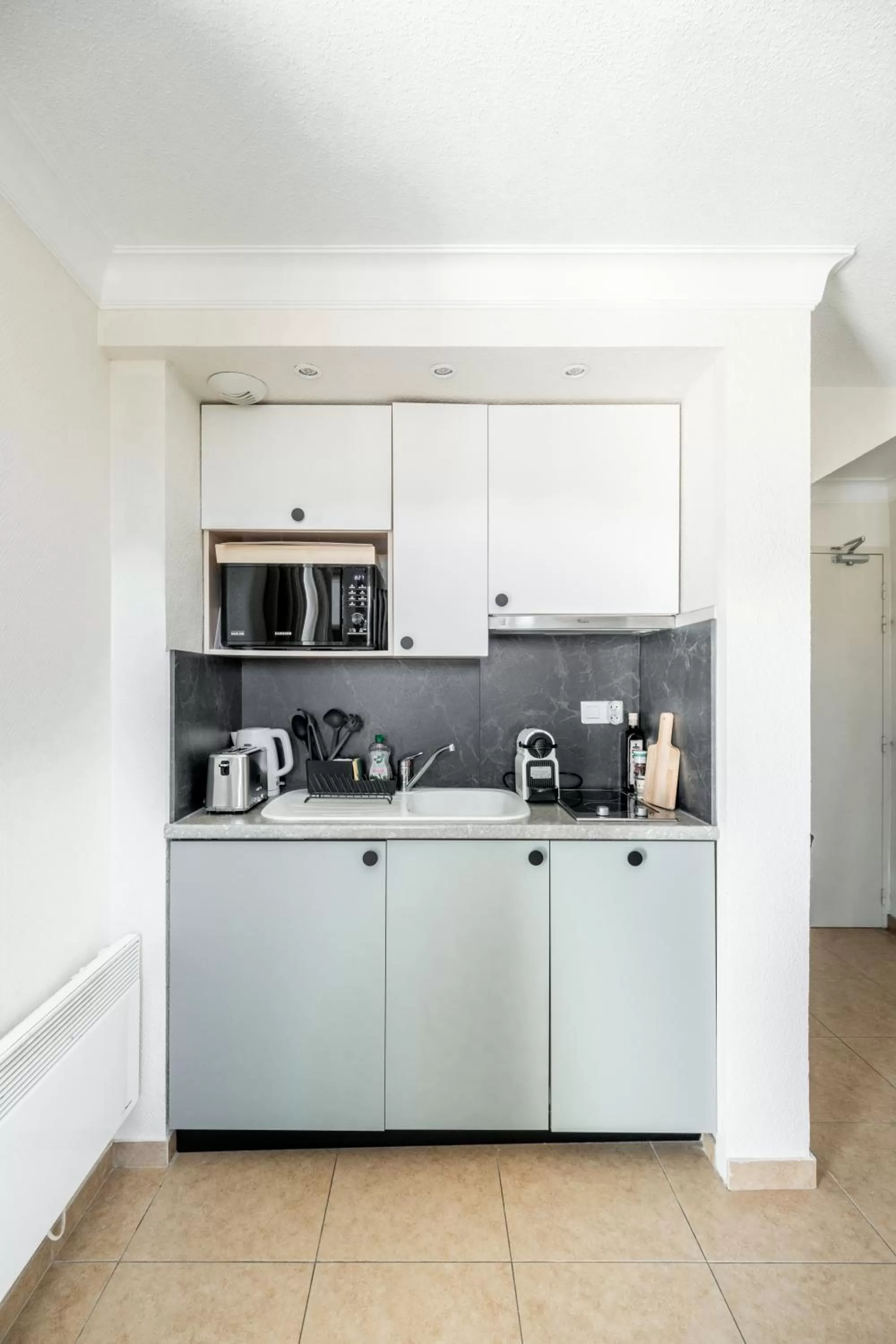 Kitchen/Kitchenette in Résidence Chateau d'Acotz - Avec piscine à 600m des plages à Saint-Jean-de-Luz
