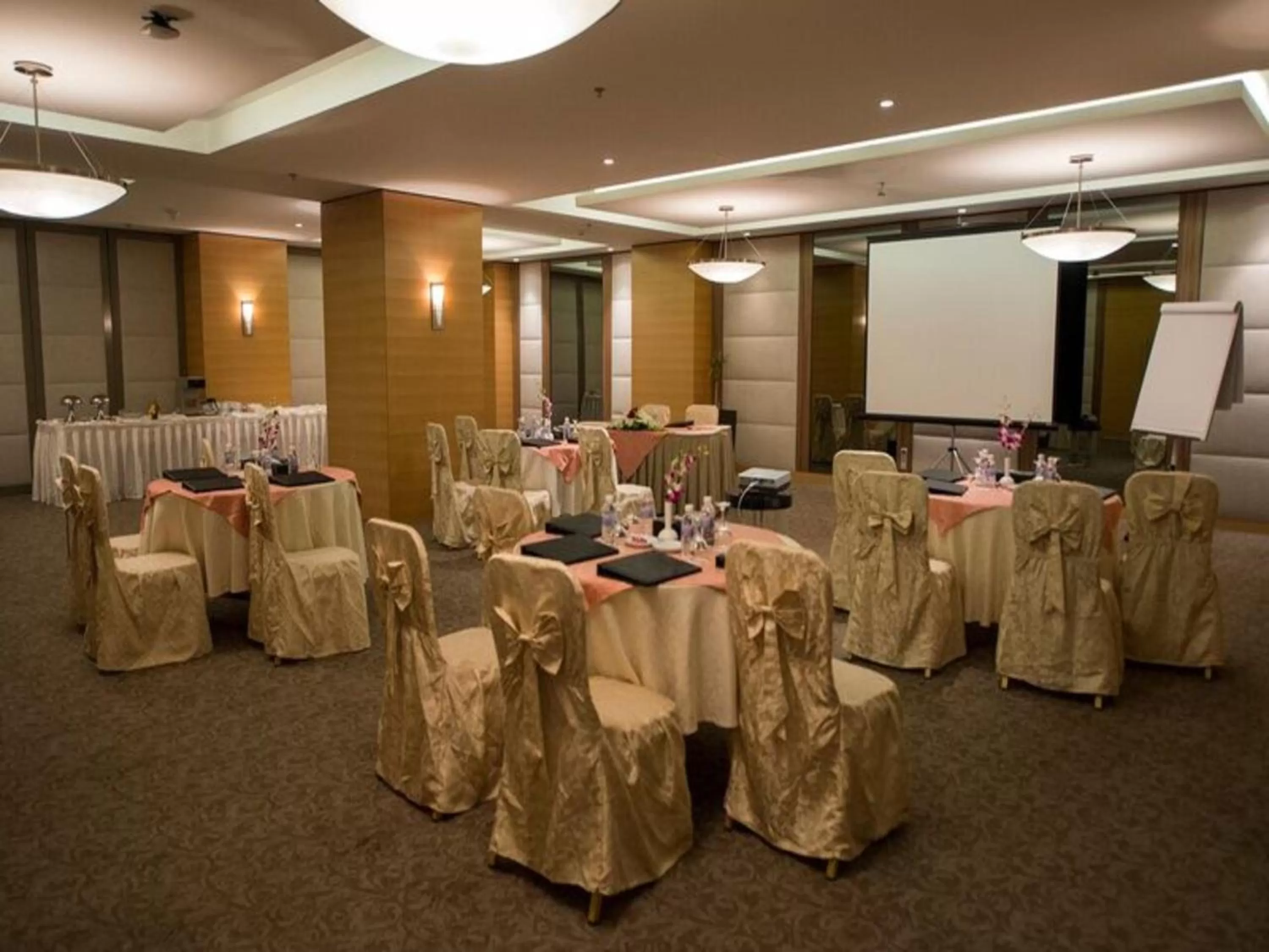 Banquet/Function facilities in Executives Hotel - Olaya