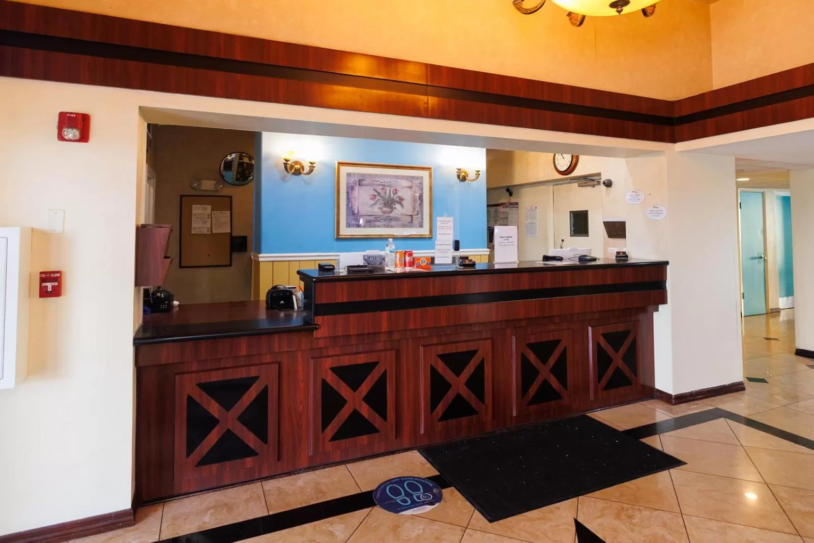 Lobby or reception in Garnet Inn & Suites, Orlando