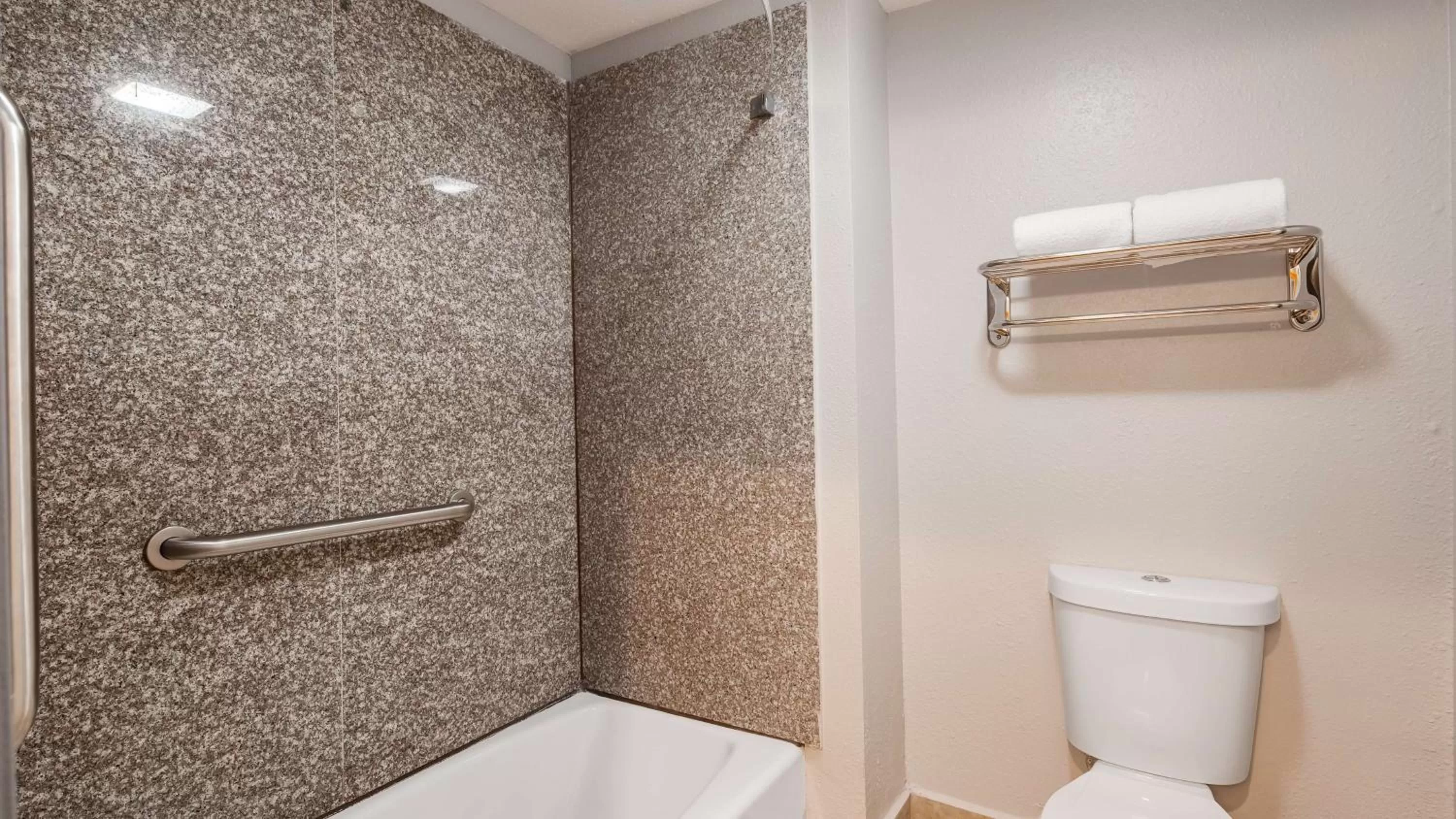 Photo of the whole room in SureStay Plus Hotel by Best Western Hammond