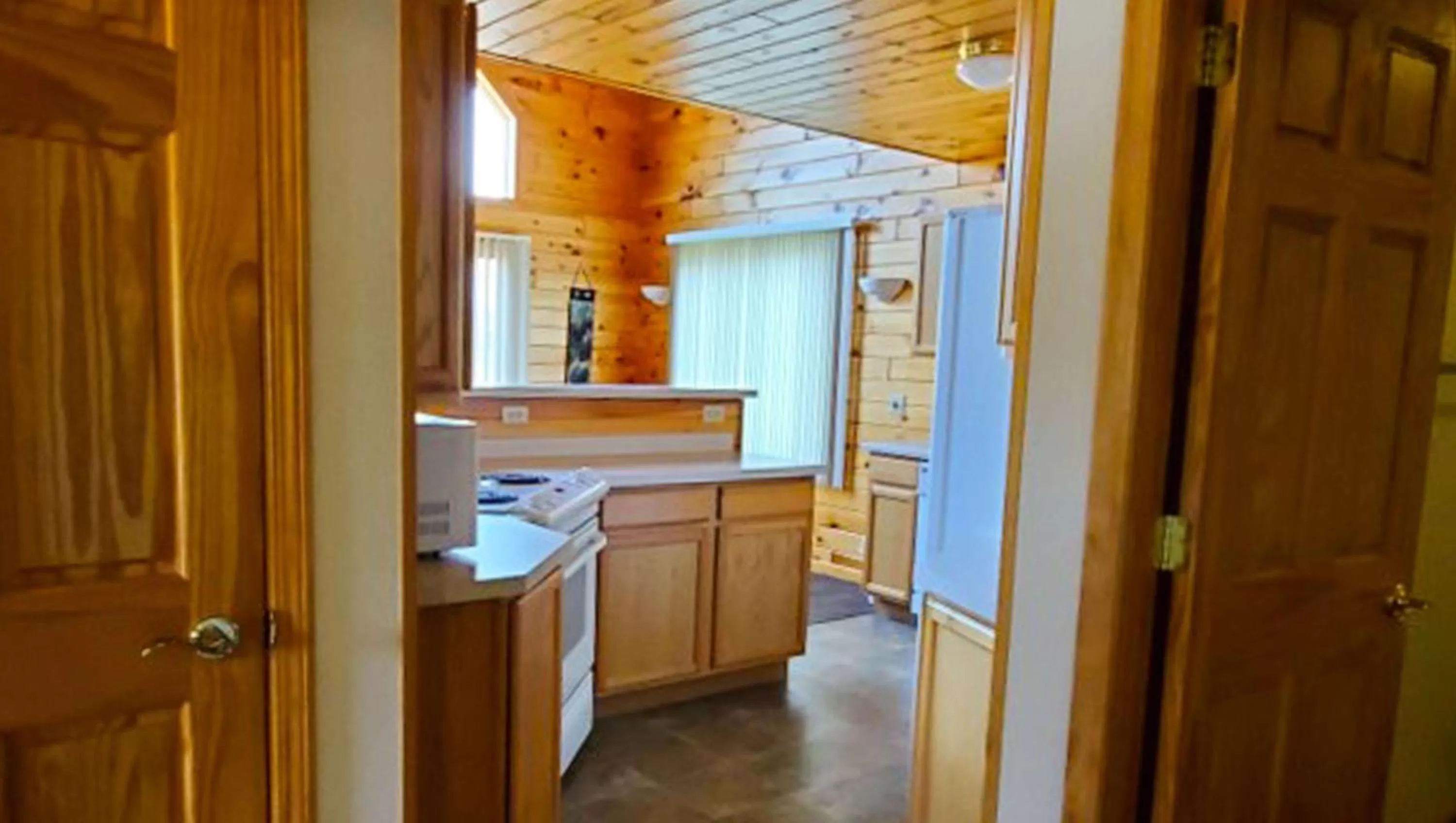 Photo of the whole room in Jasper Ridge Inn Ishpeming