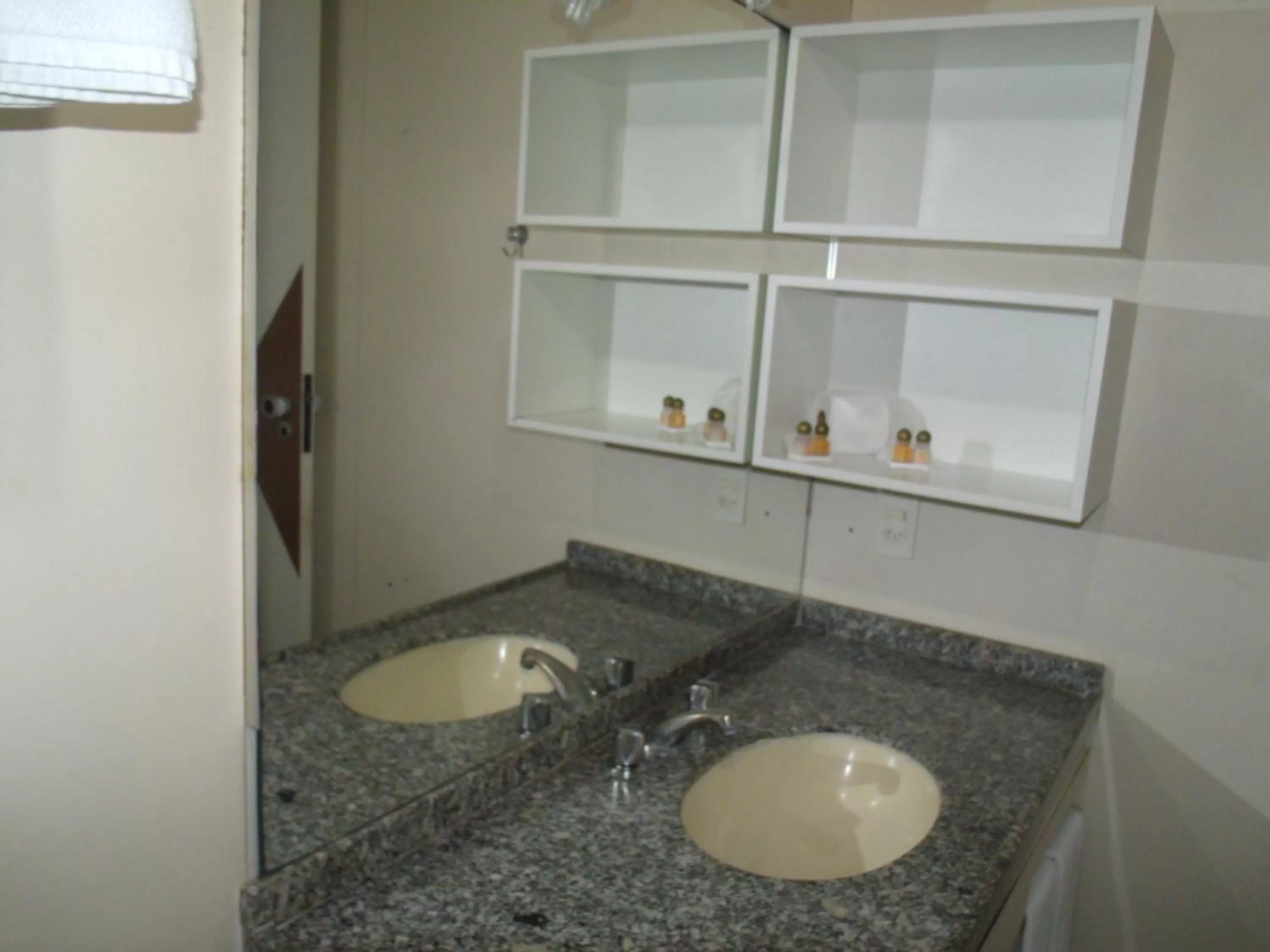 Bathroom in Iracema Residence Hotel Flat