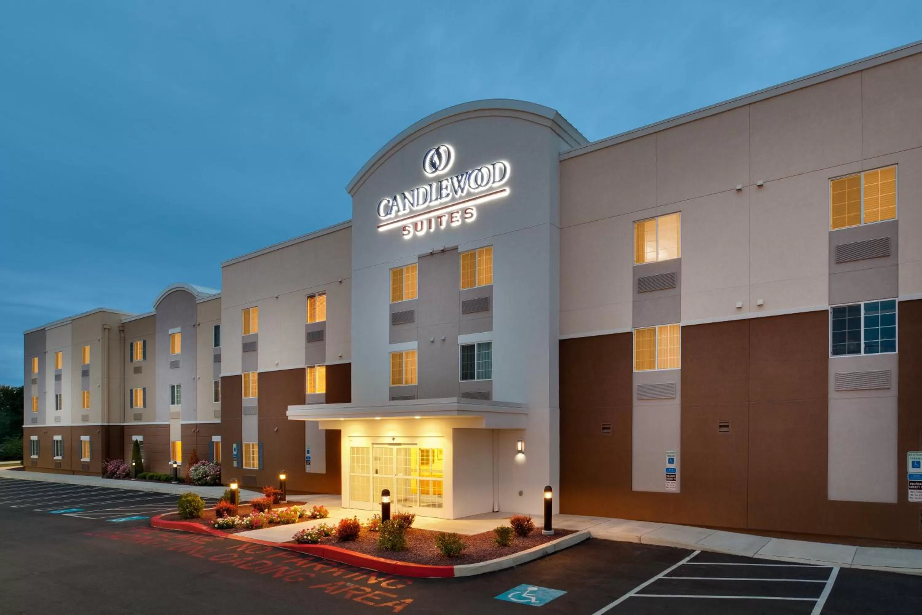 Property building in Candlewood Suites Harrisburg I-81 Hershey Area by IHG