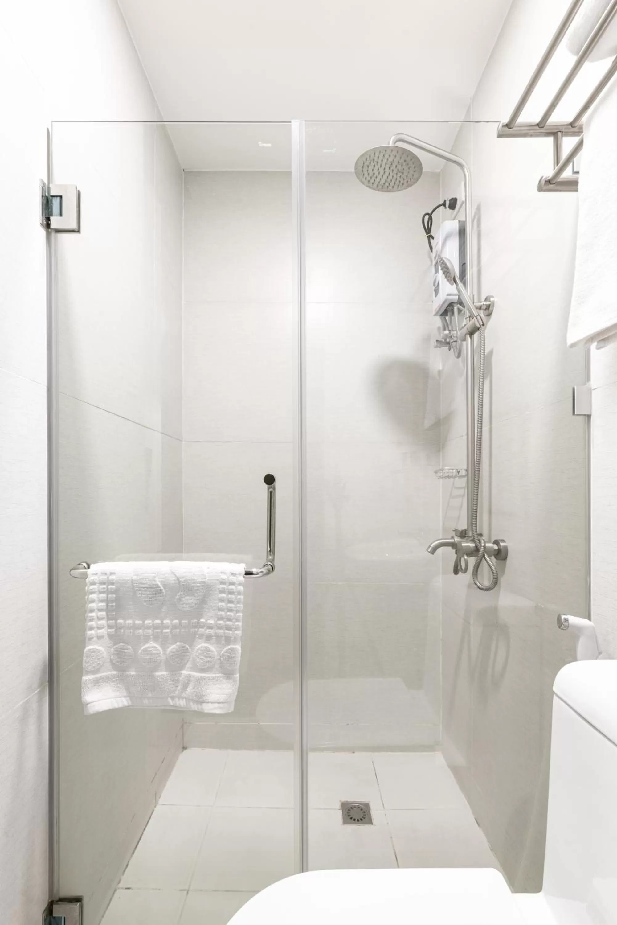 Bathroom in Artemis Place Makati Hotel