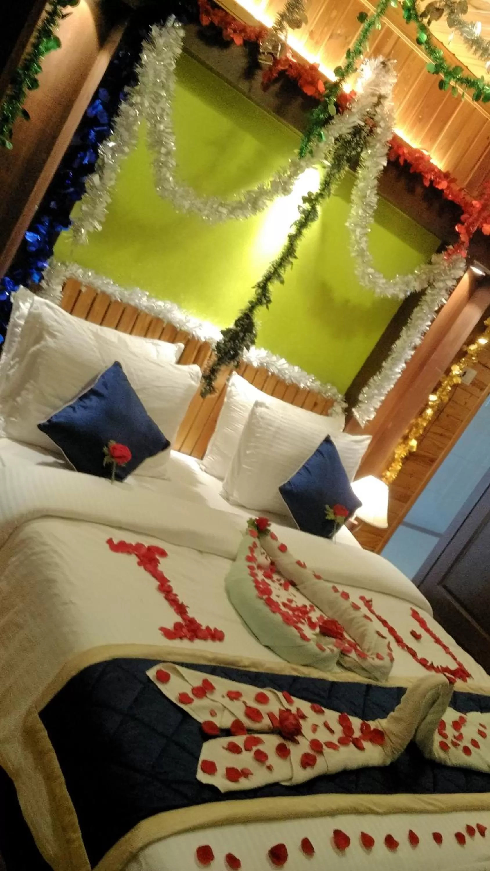 Photo of the whole room, Bed in Greenwood Resort