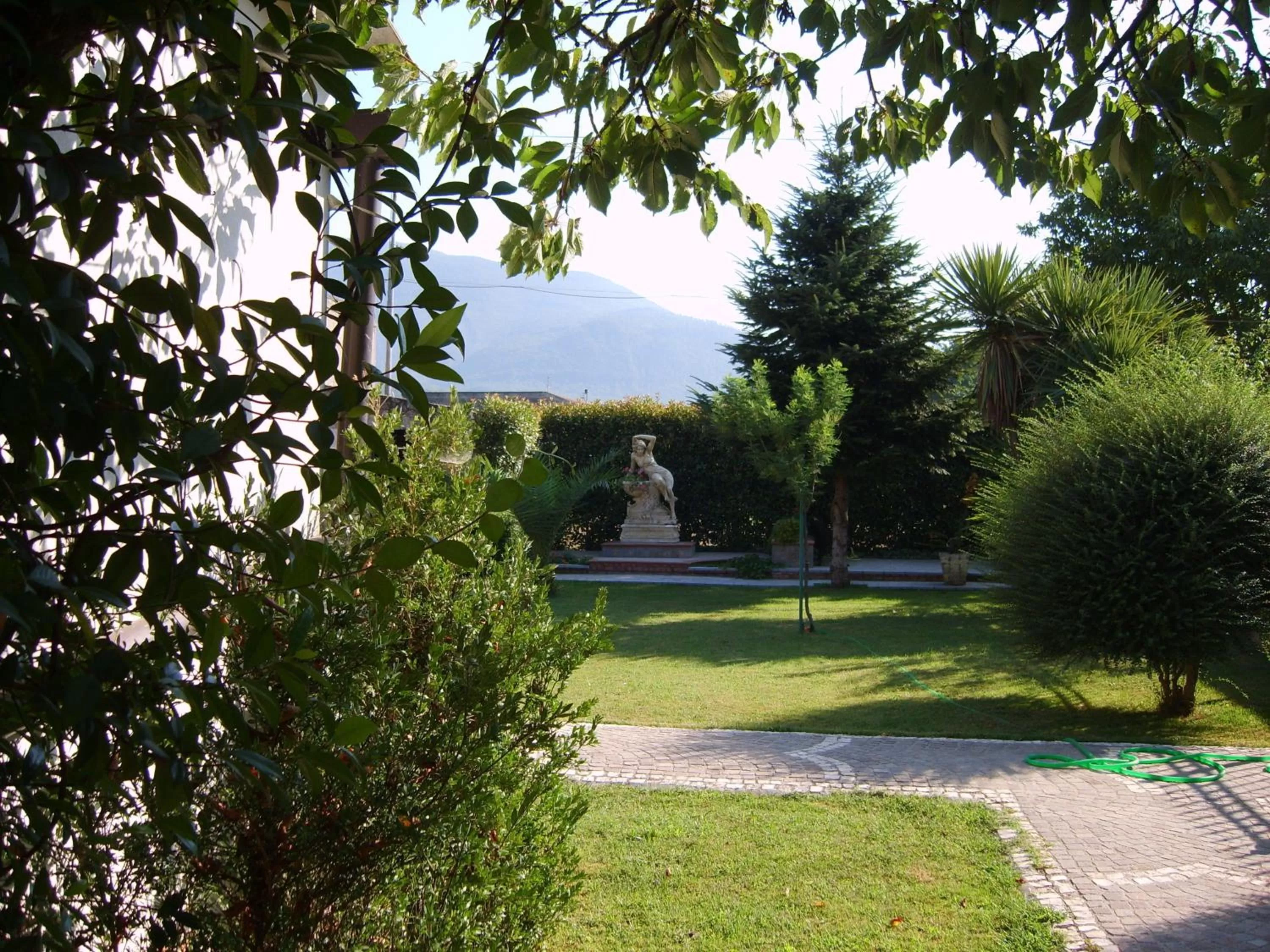 Garden in Hotel Rosso Di Sera
