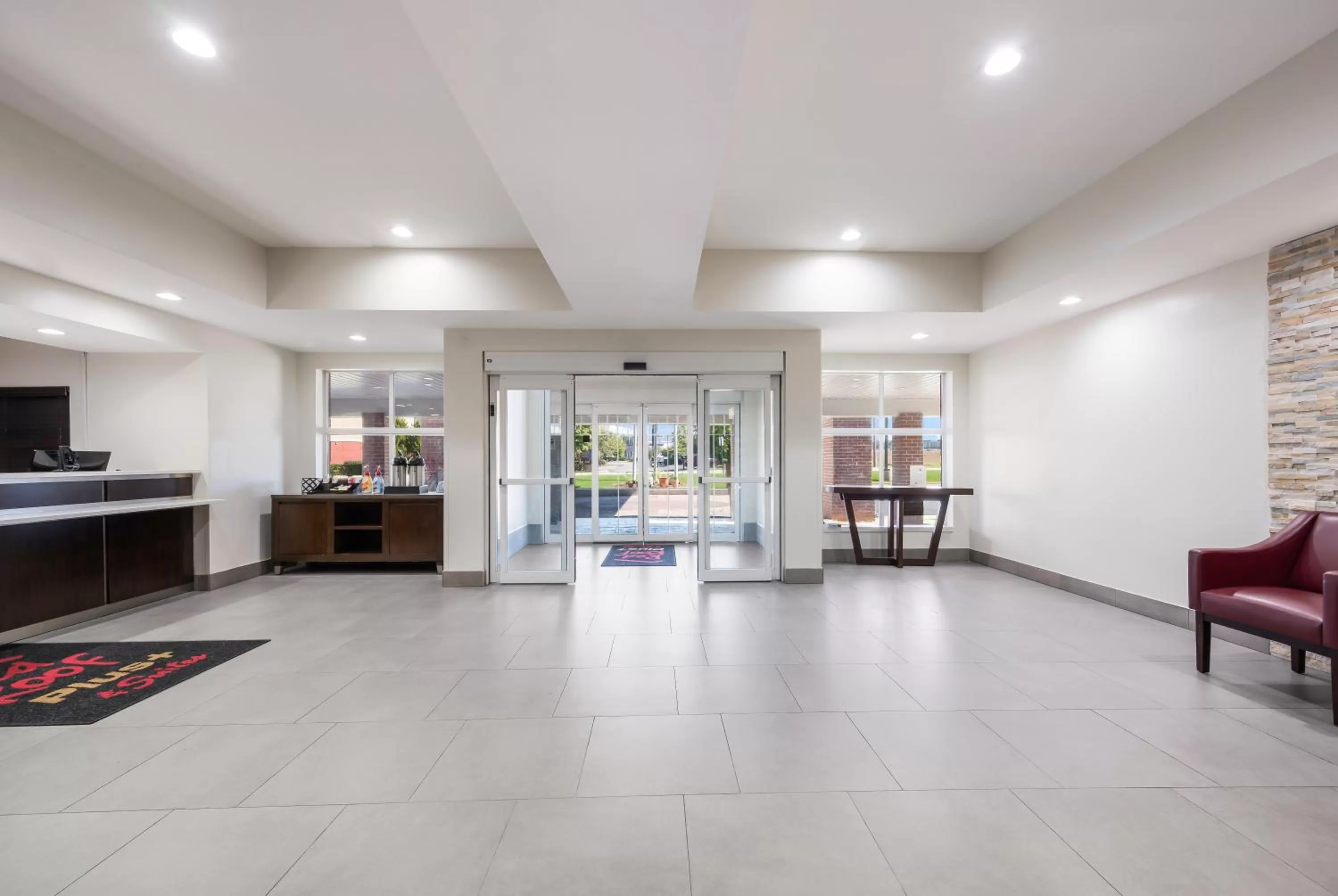 Lobby or reception in Red Roof Inn PLUS & Suites Birmingham - Bessemer