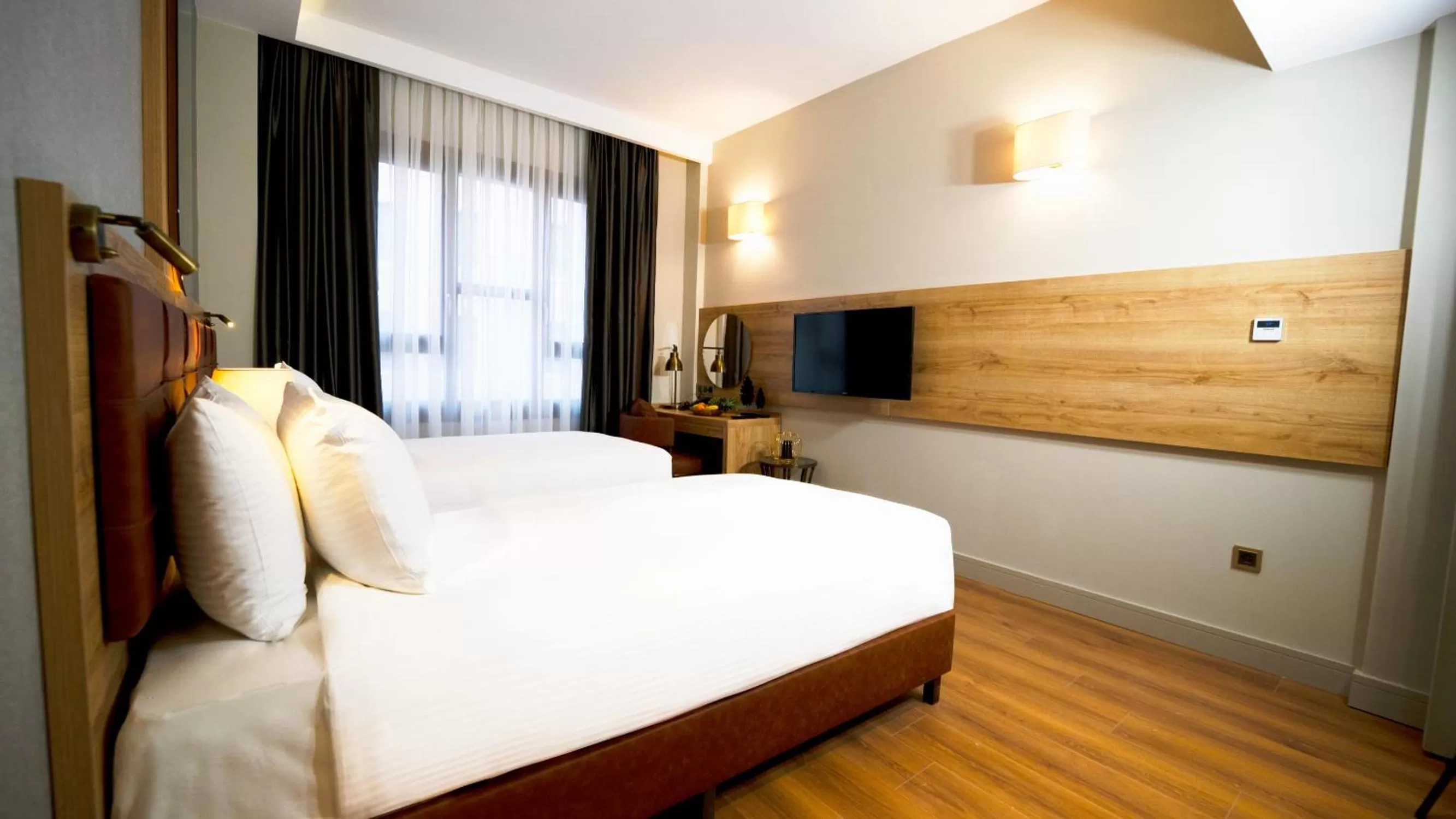 Photo of the whole room, Bed in Grand Sirkeci Hotel