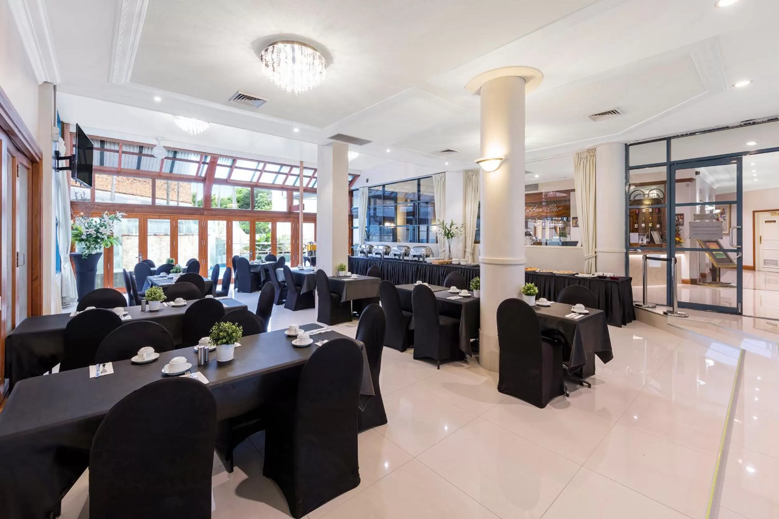 Restaurant/places to eat in Hotel Diana Woolloongabba
