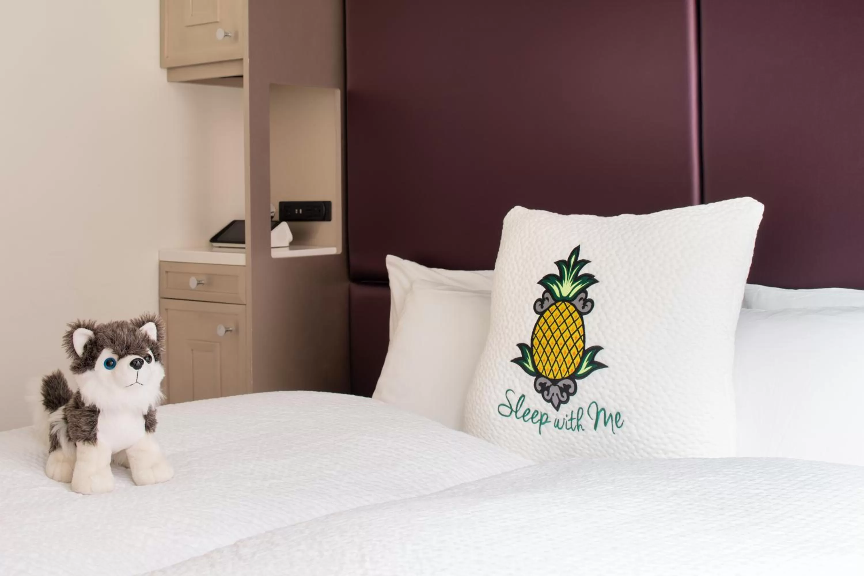 Bed in Staypineapple, An Artful Hotel, Midtown New York