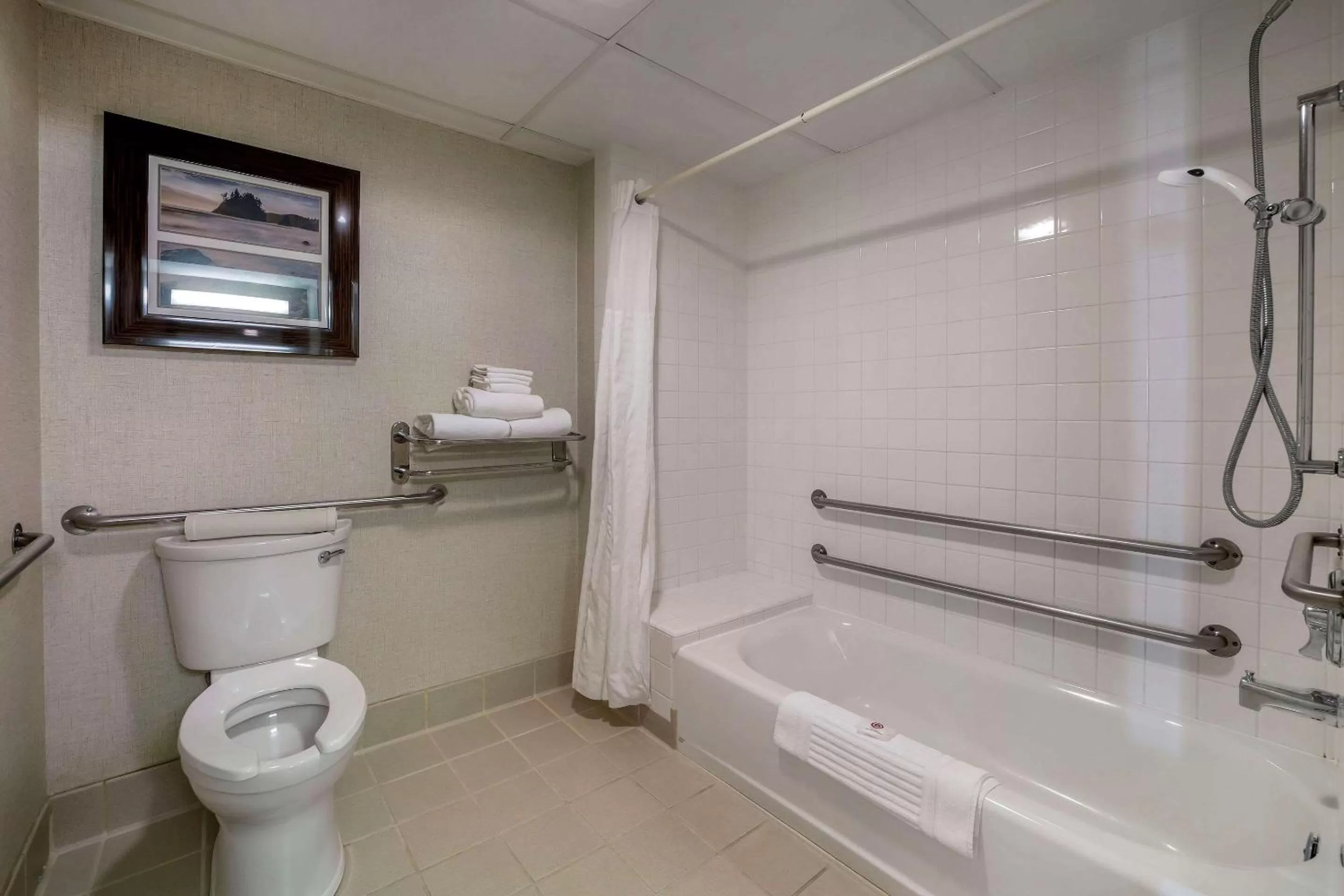 Bathroom in Comfort Inn Humboldt Bay