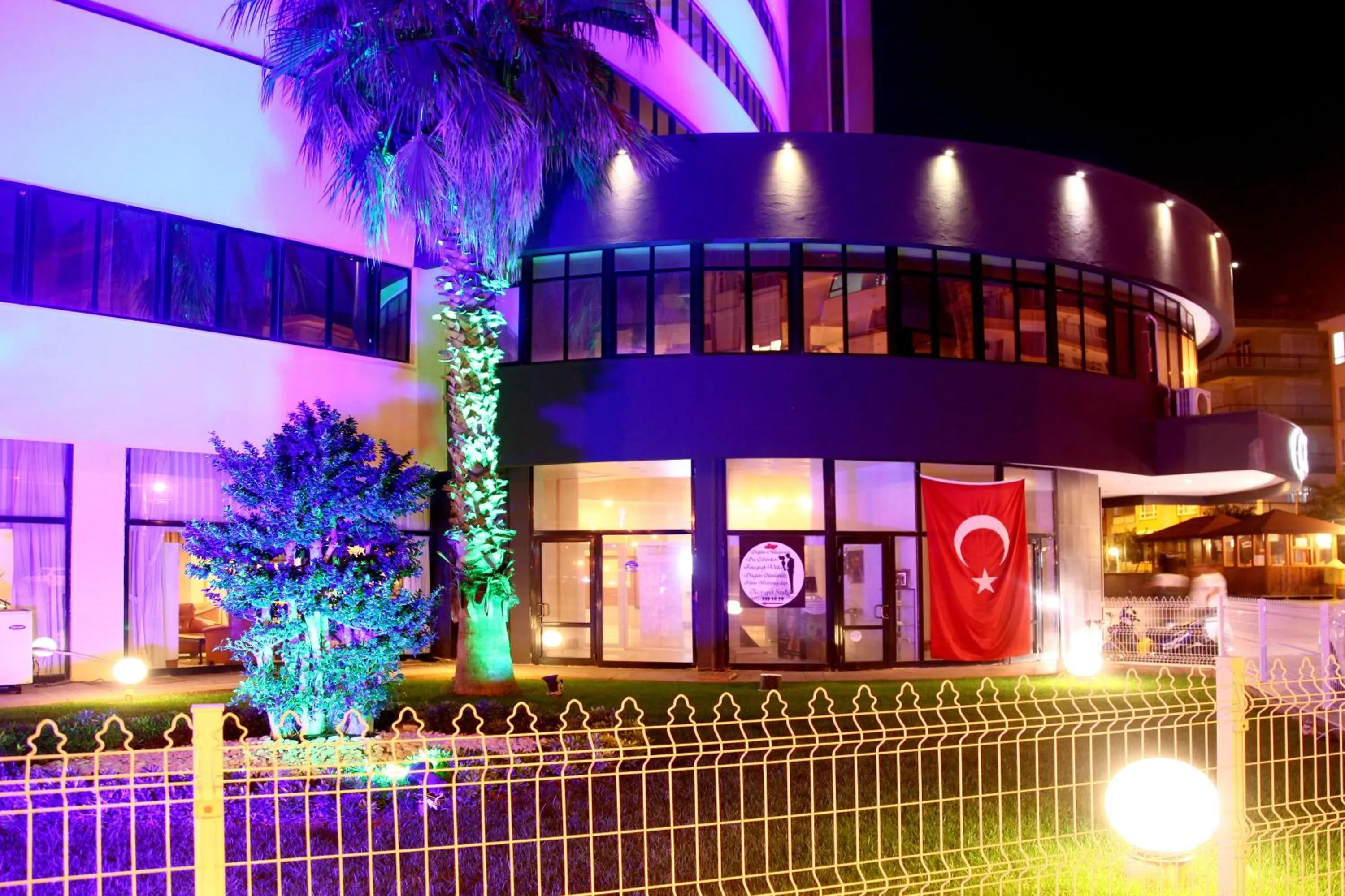 Night in Cender Hotel