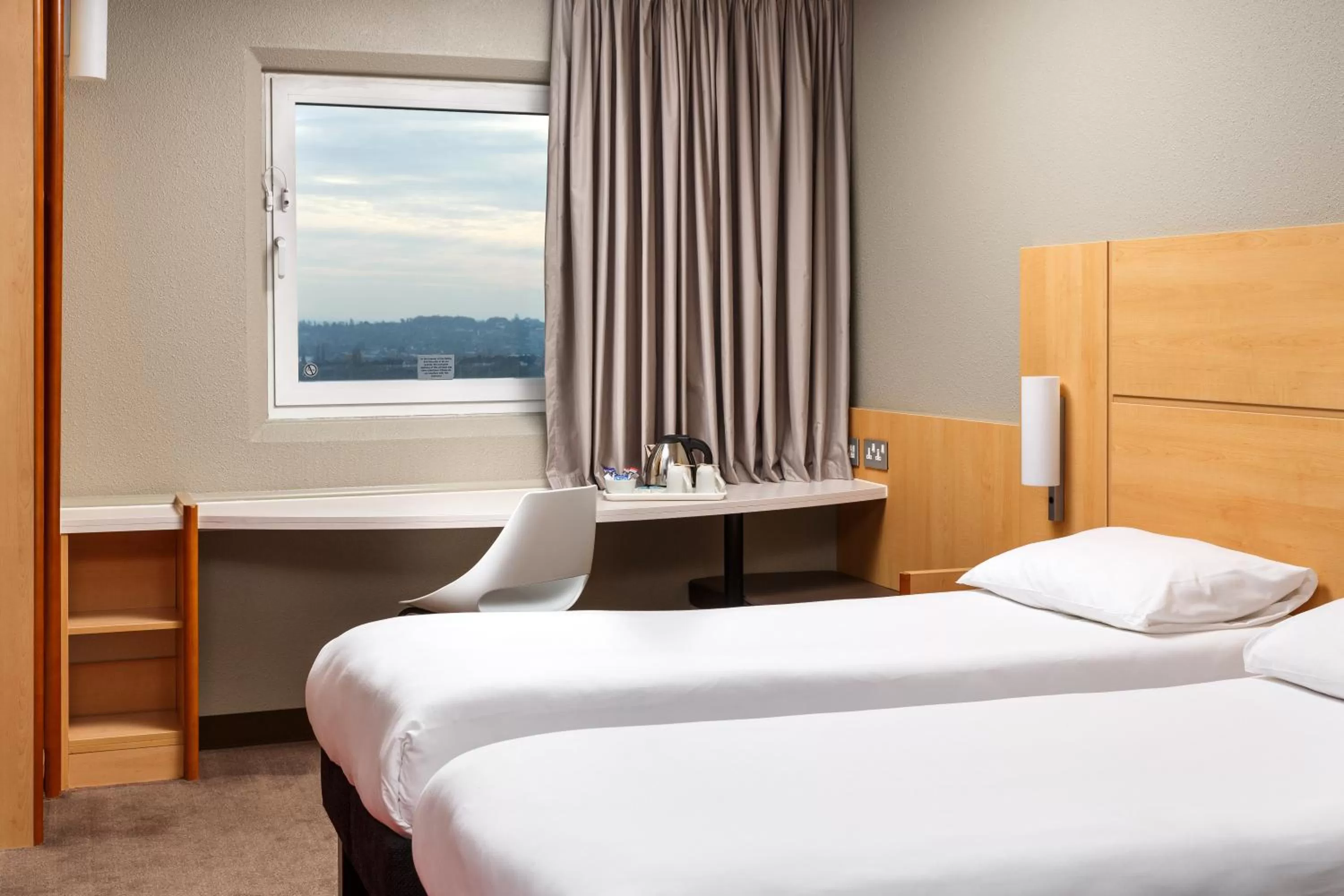 Photo of the whole room, Bed in ibis London Wembley