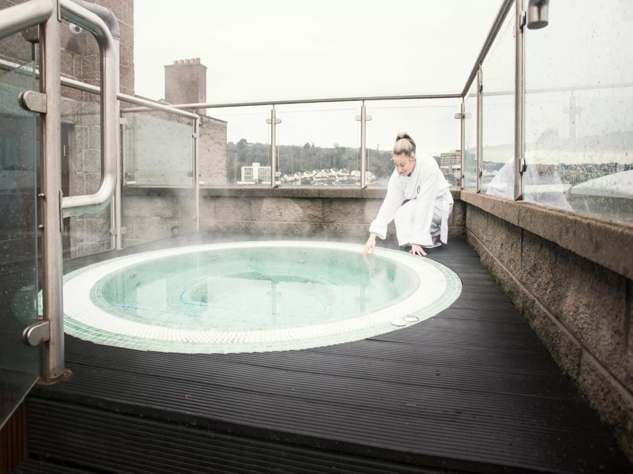 Hot Tub in Canal Court