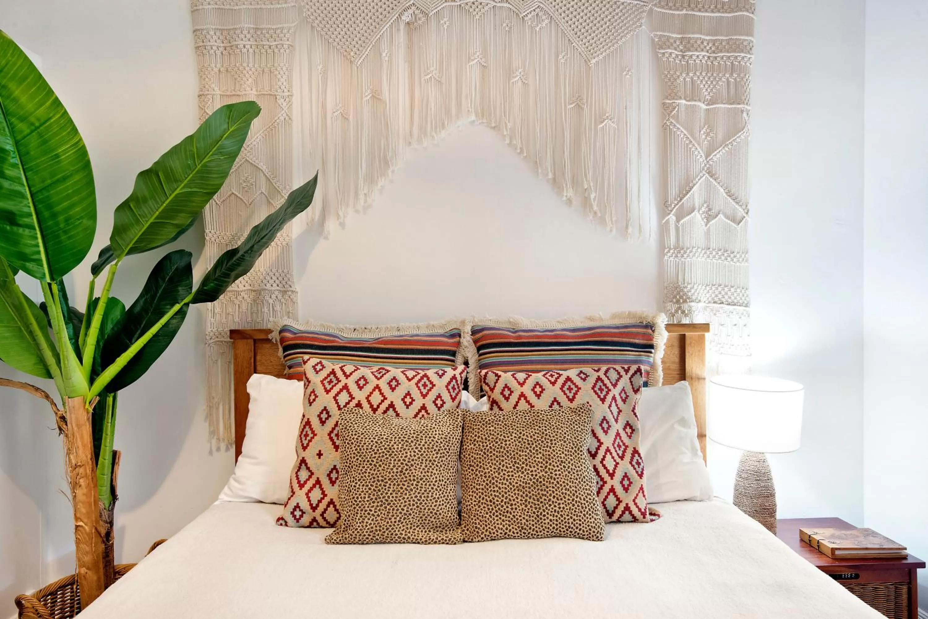 Bed in Manly Waves Studios & Apartments