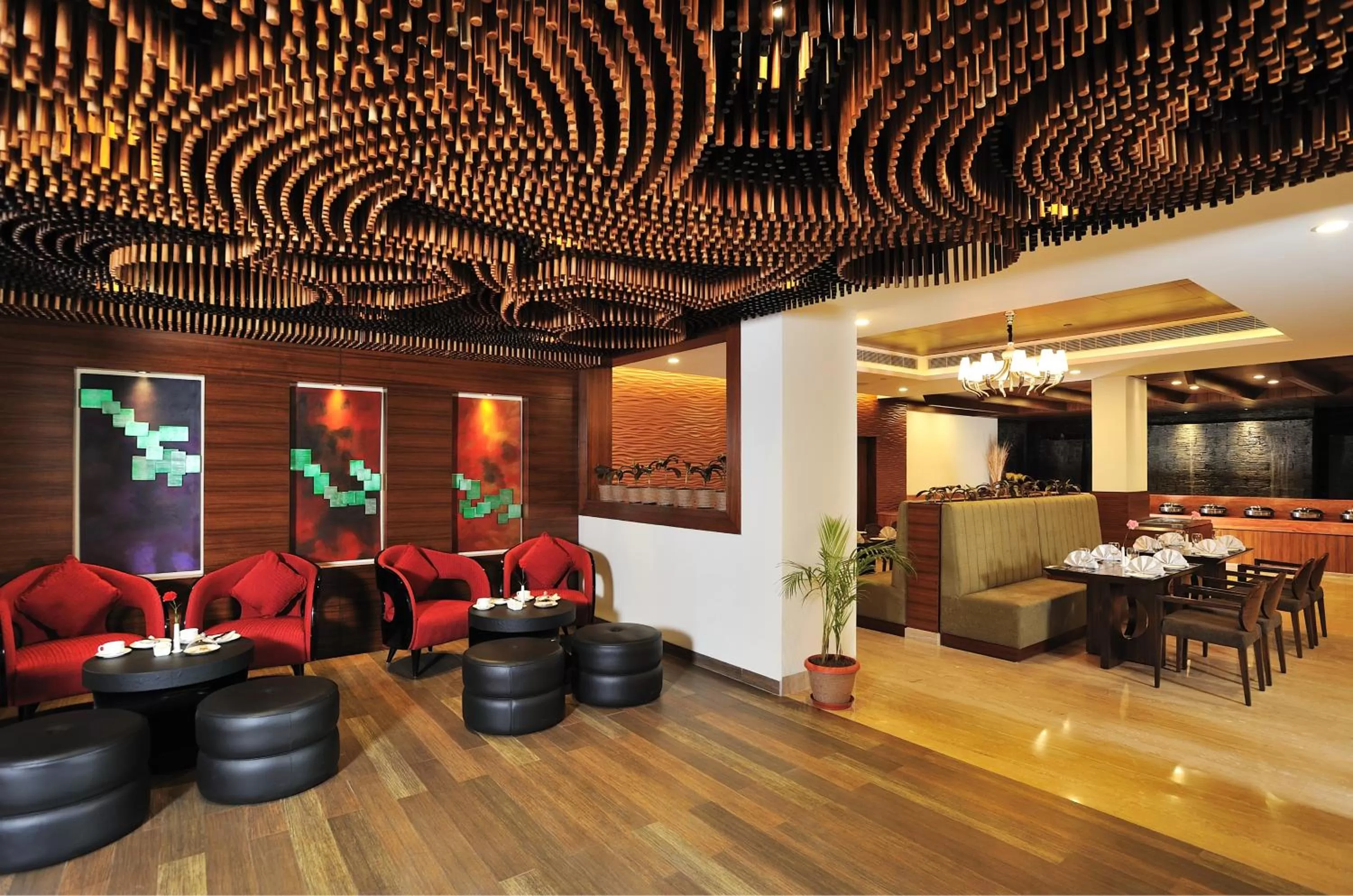 Lounge or bar in Marina- Shimla First Designer Boutique Hotel