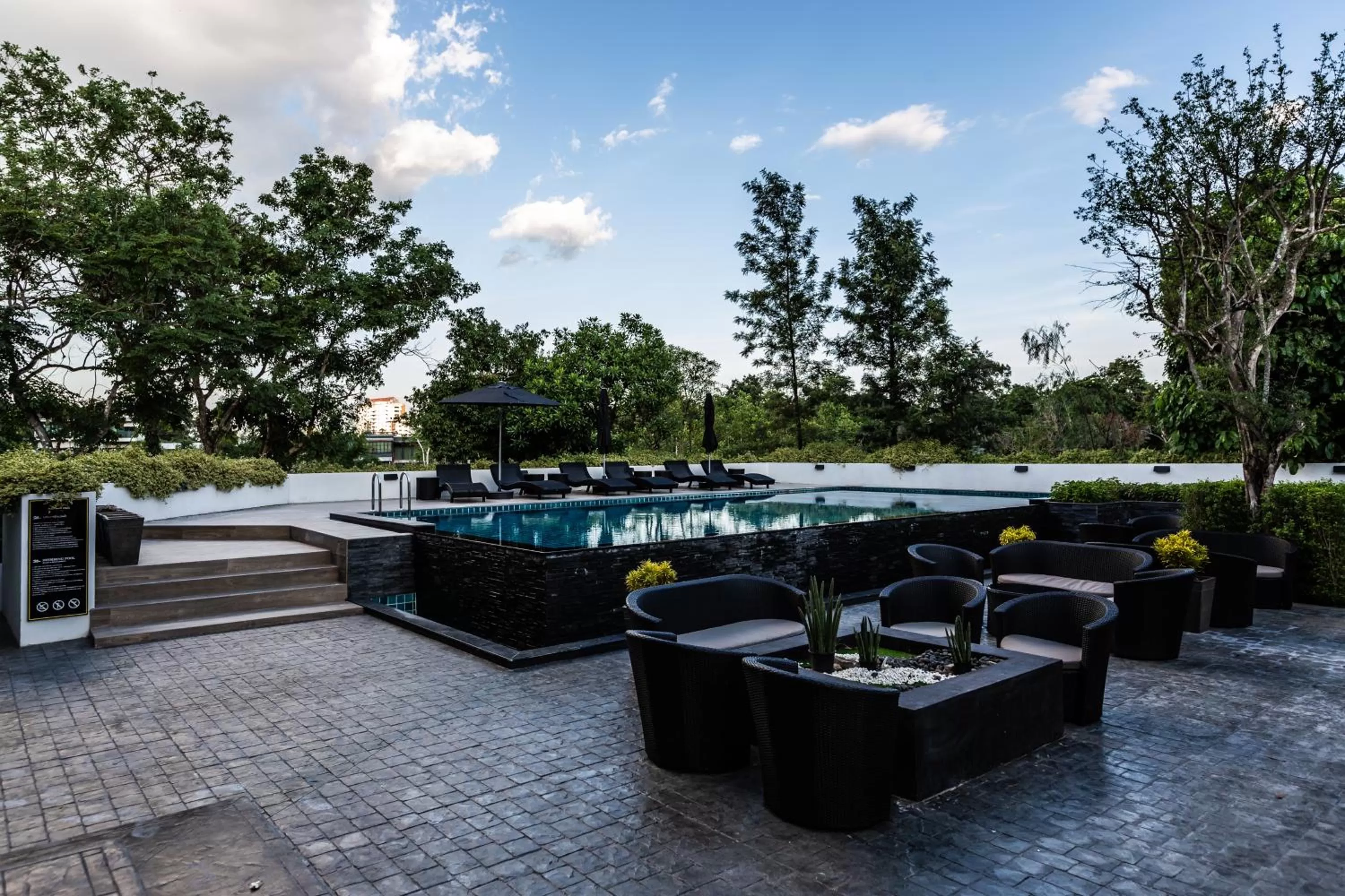 Swimming pool in Merchant Villa- SHA Extra Plus