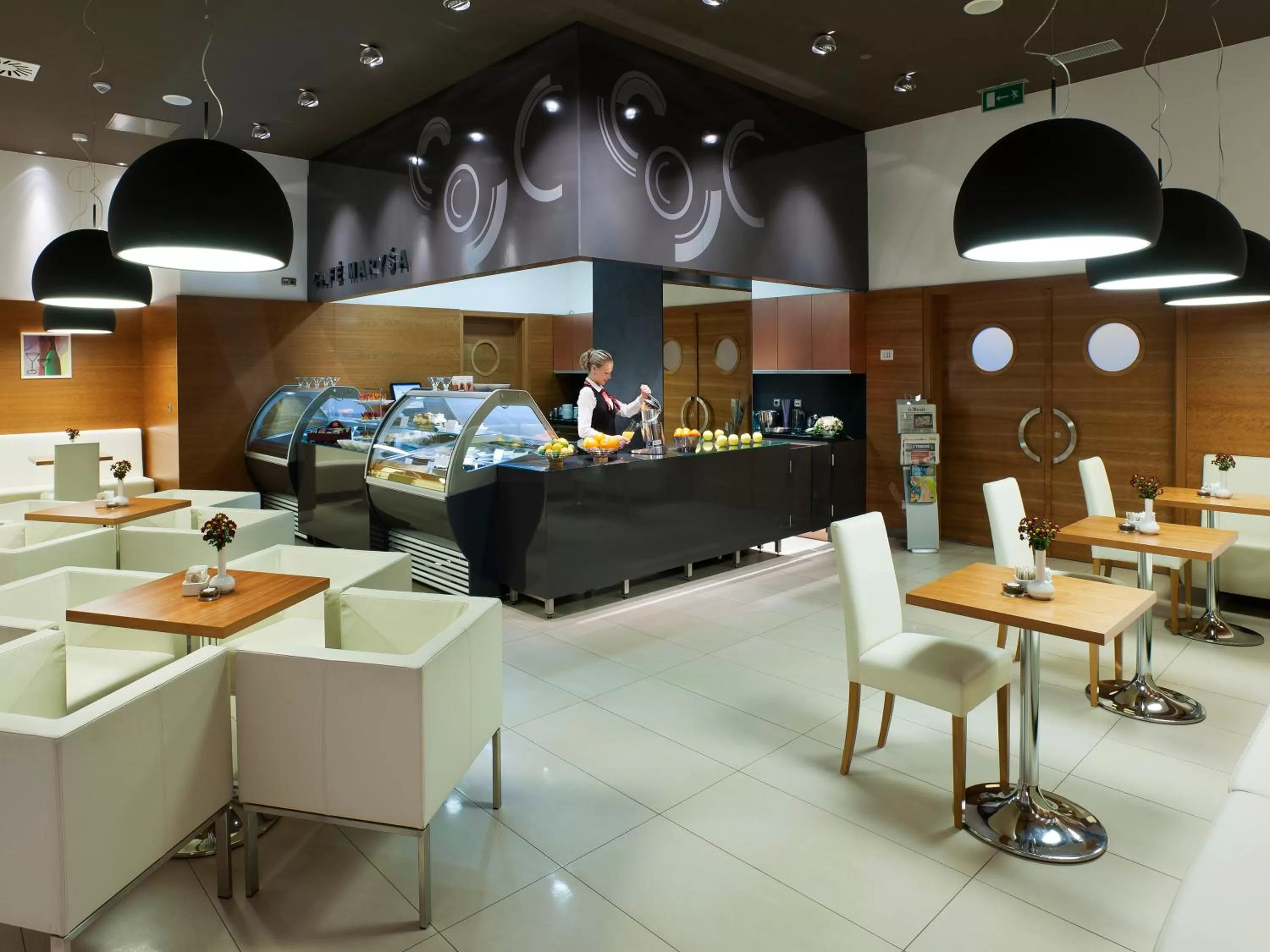 Restaurant/places to eat in Hotel Vitality