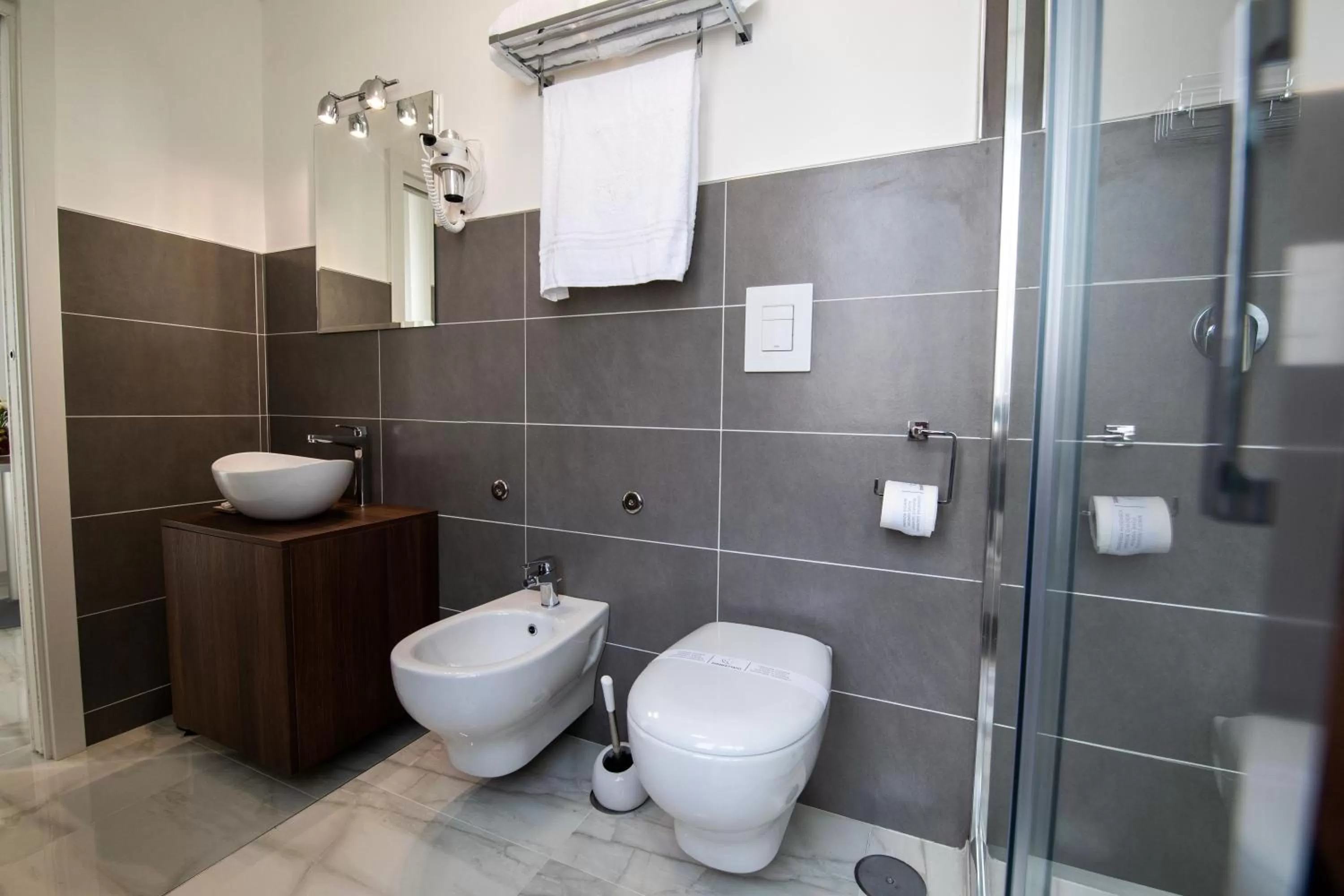 Bathroom in Palazzo Caracciolo del Sole