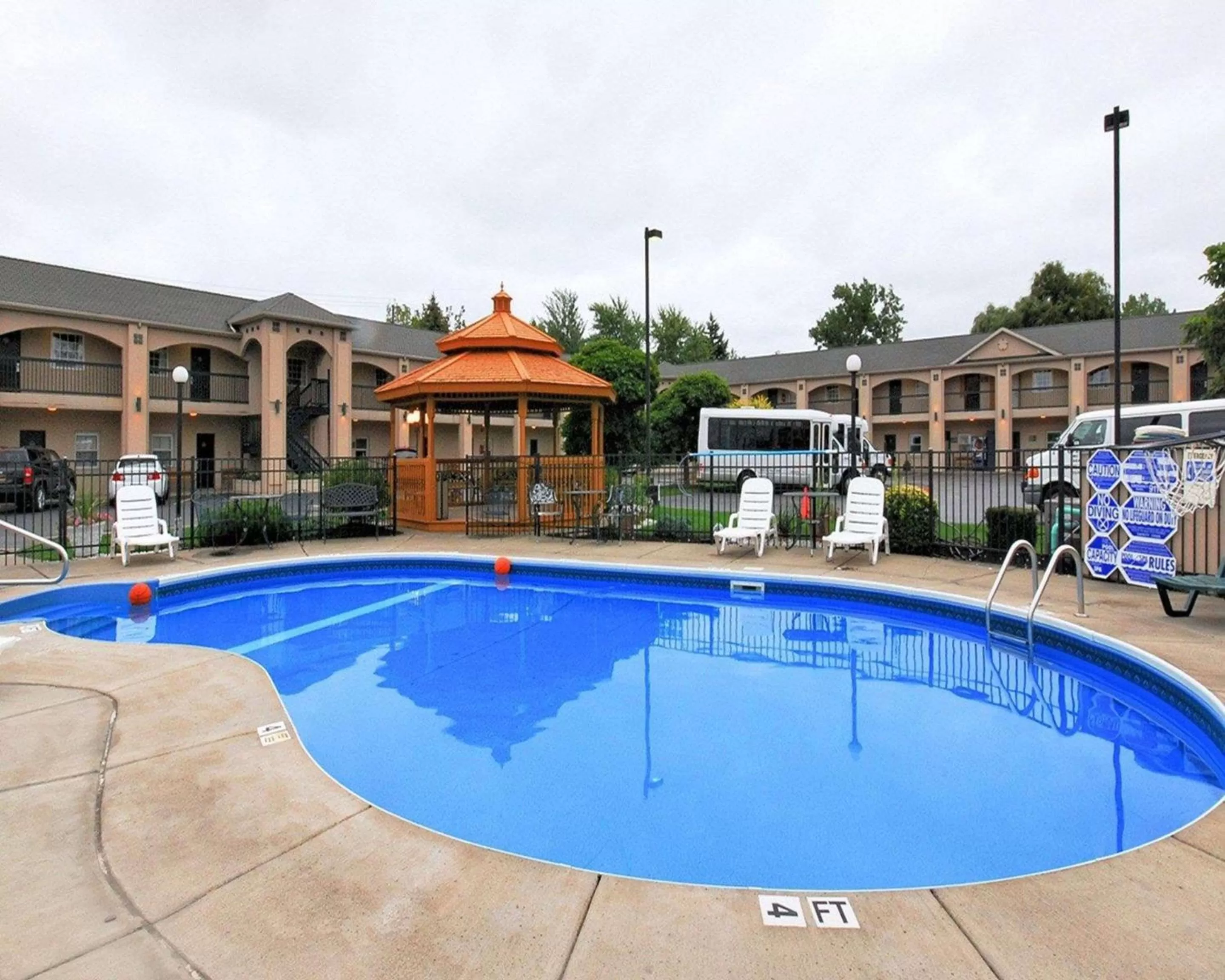 On site in Econo Lodge at the Falls North