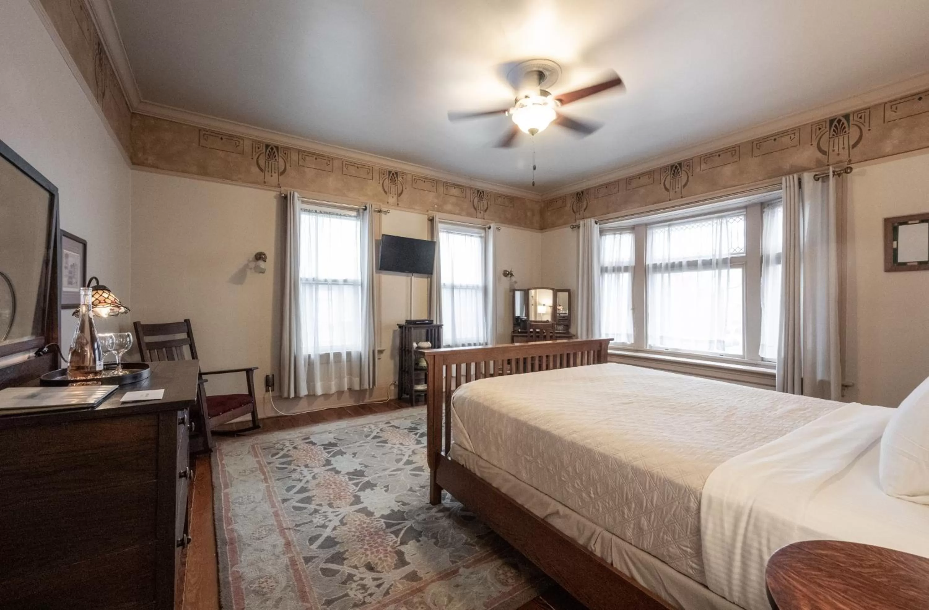 Bedroom, Bed in Stone Soup Inn