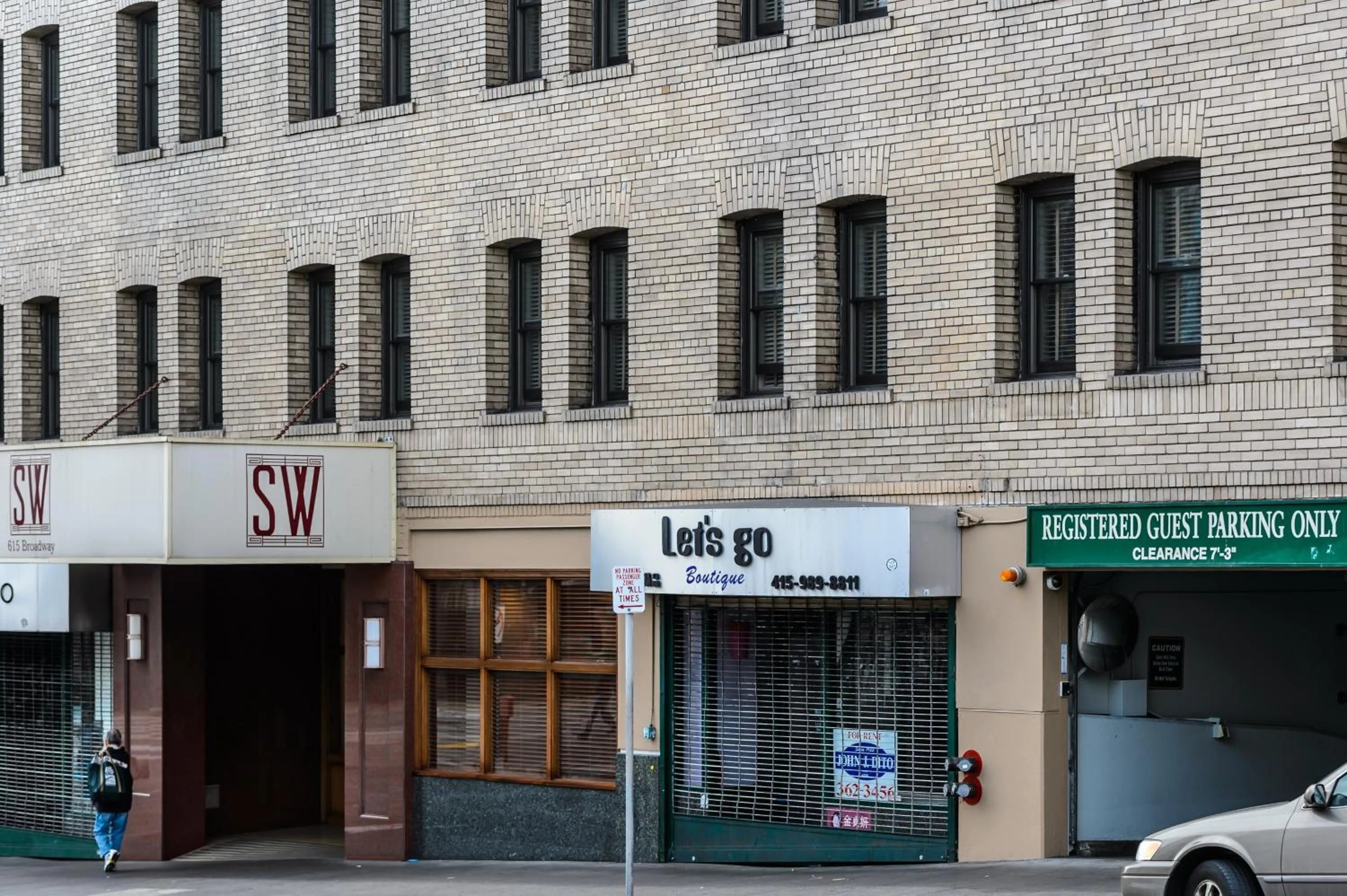 Facade/entrance in SW Hotel