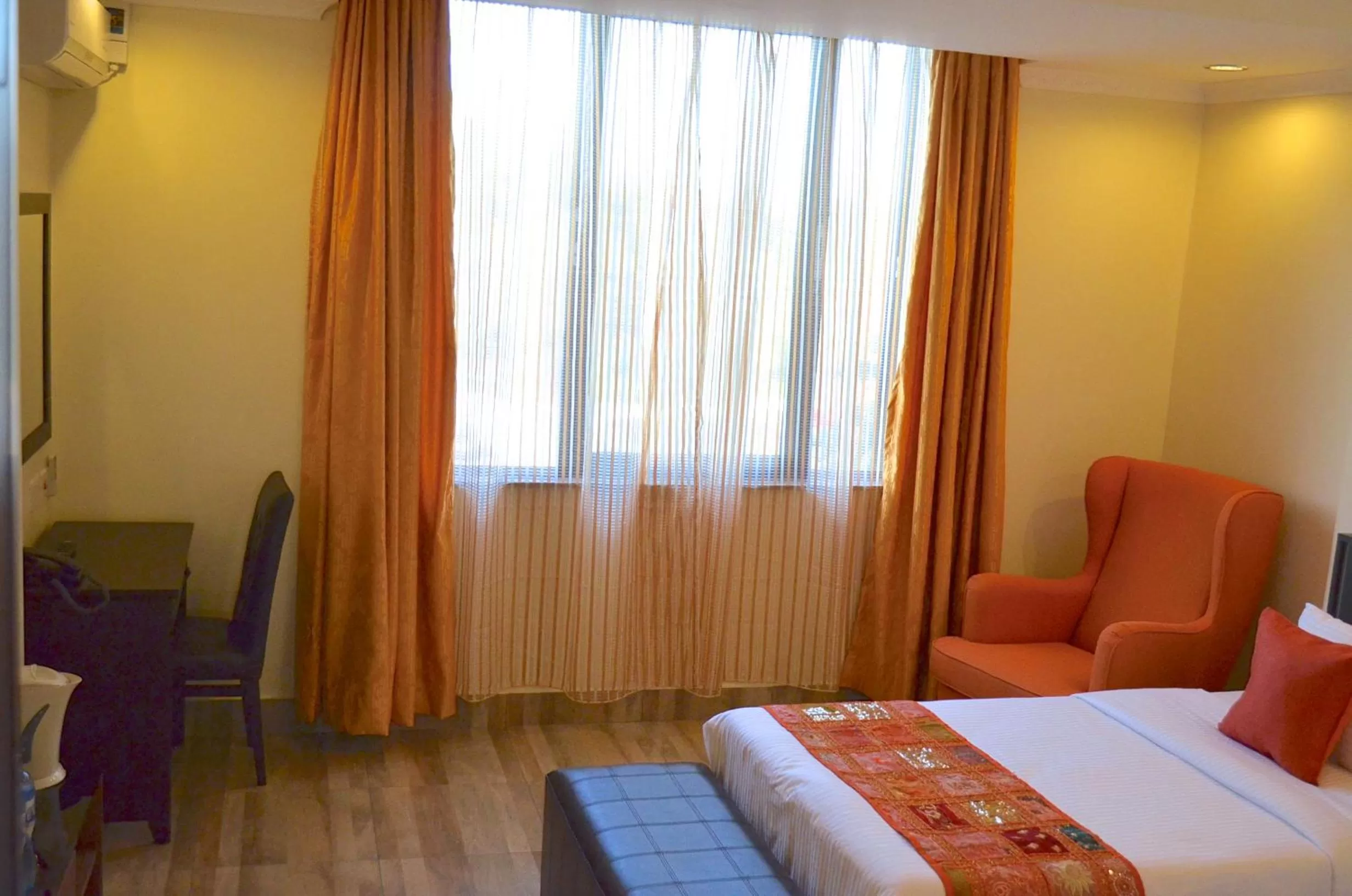 Photo of the whole room, Bed in Gigiri Express Hotel