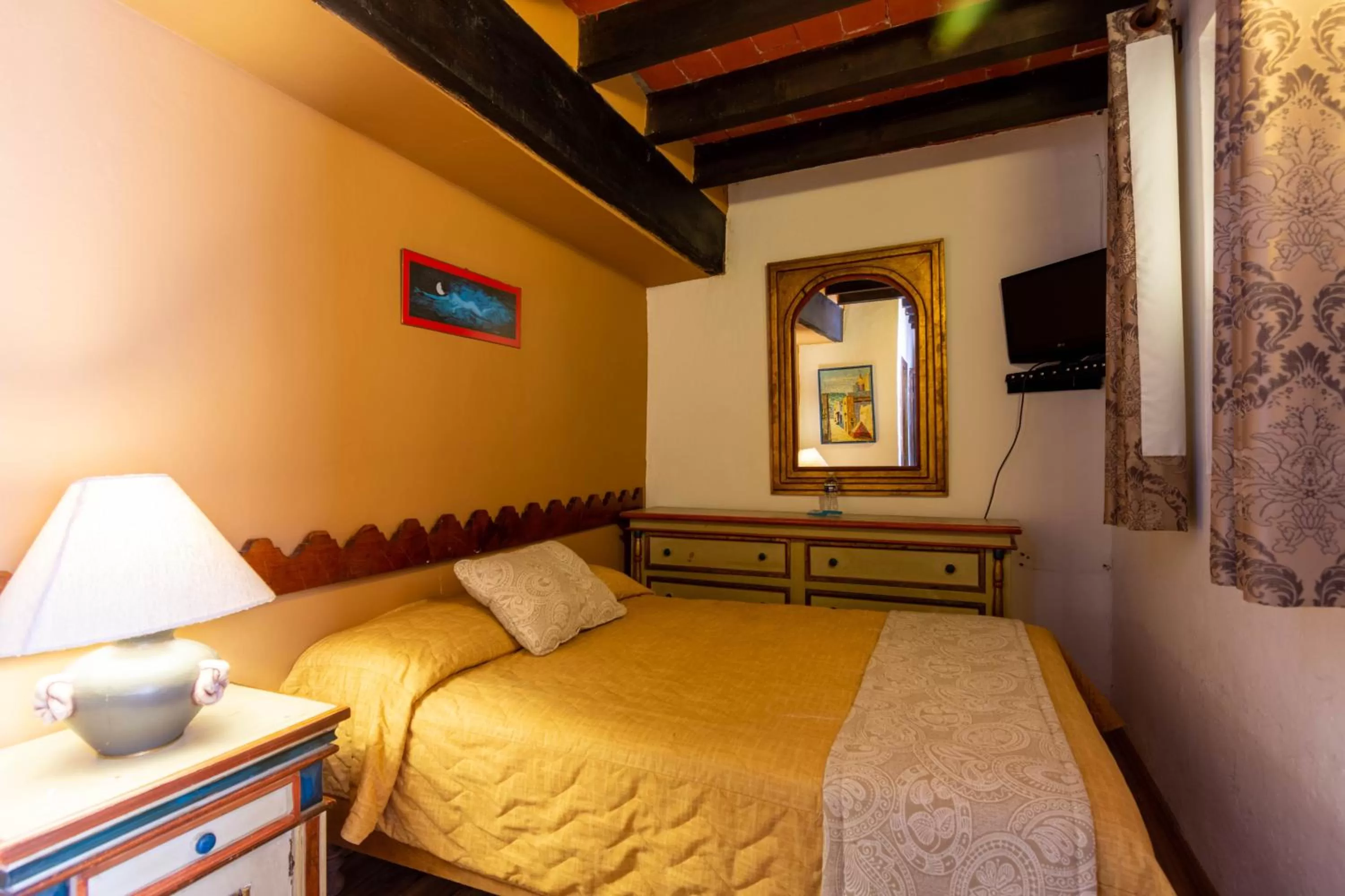 TV and multimedia, Bed in Hosteria del Frayle