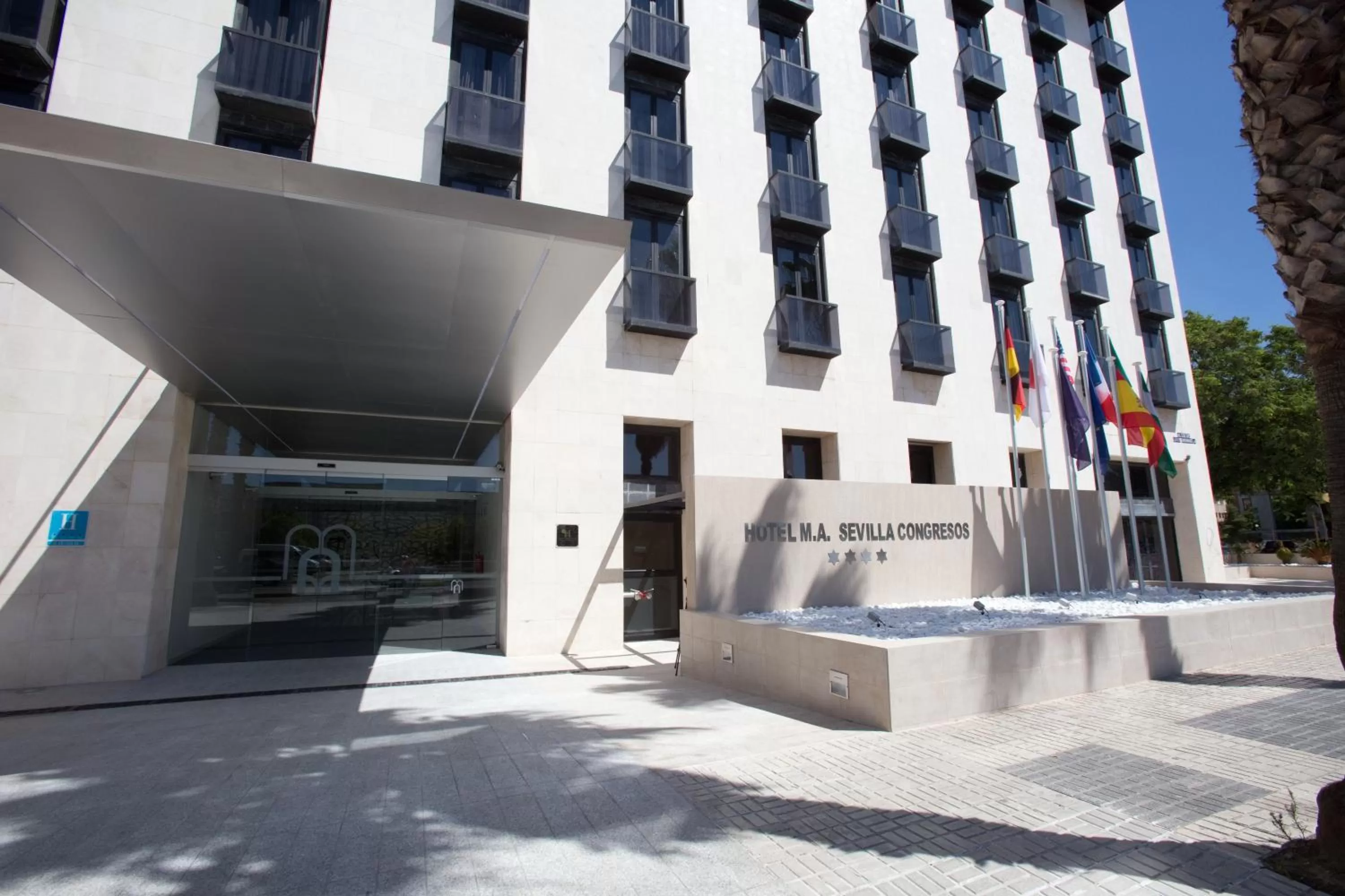 Facade/entrance in M.A. Hotel Sevilla Congresos