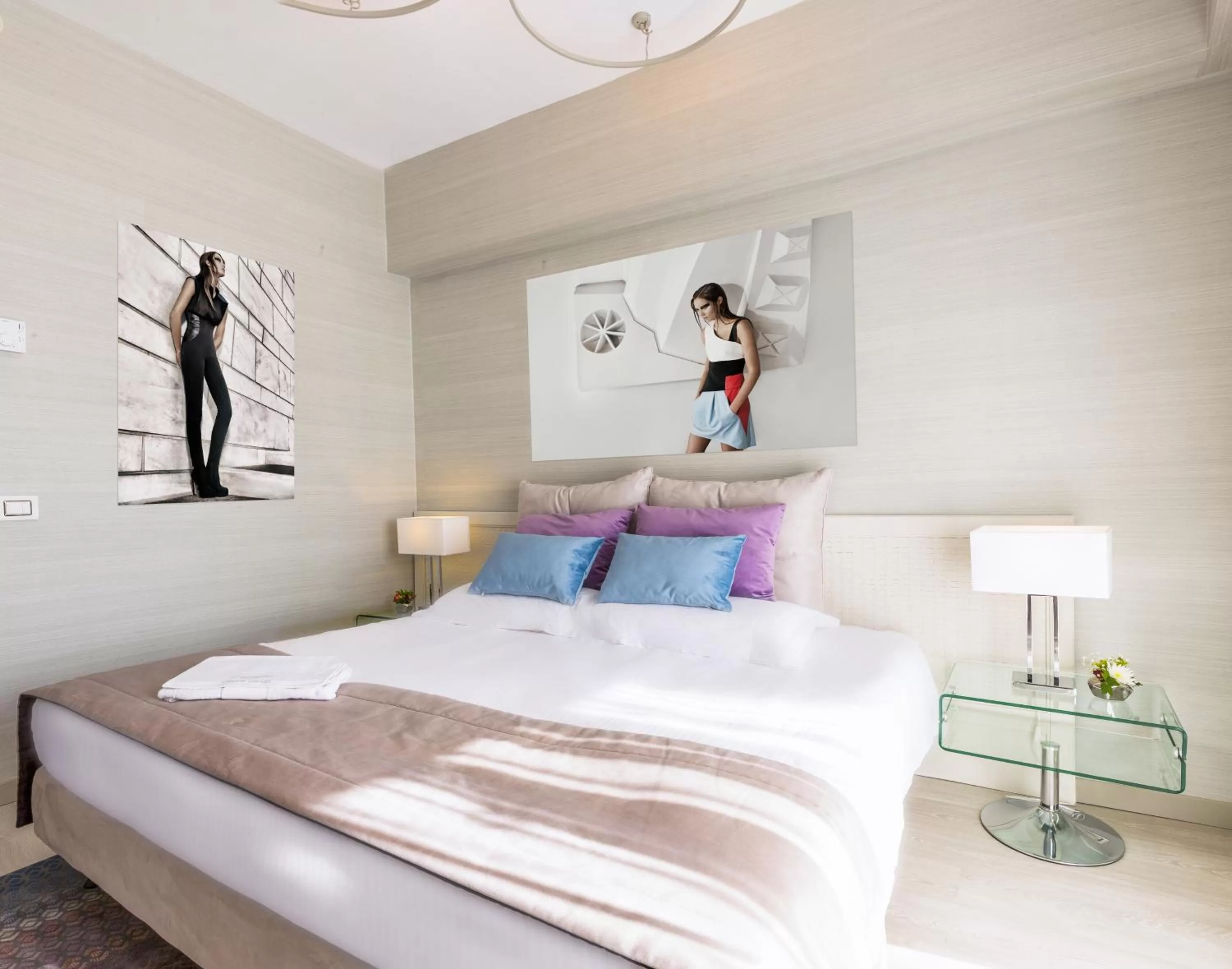 Decorative detail, Bed in St George Lycabettus Lifestyle Hotel