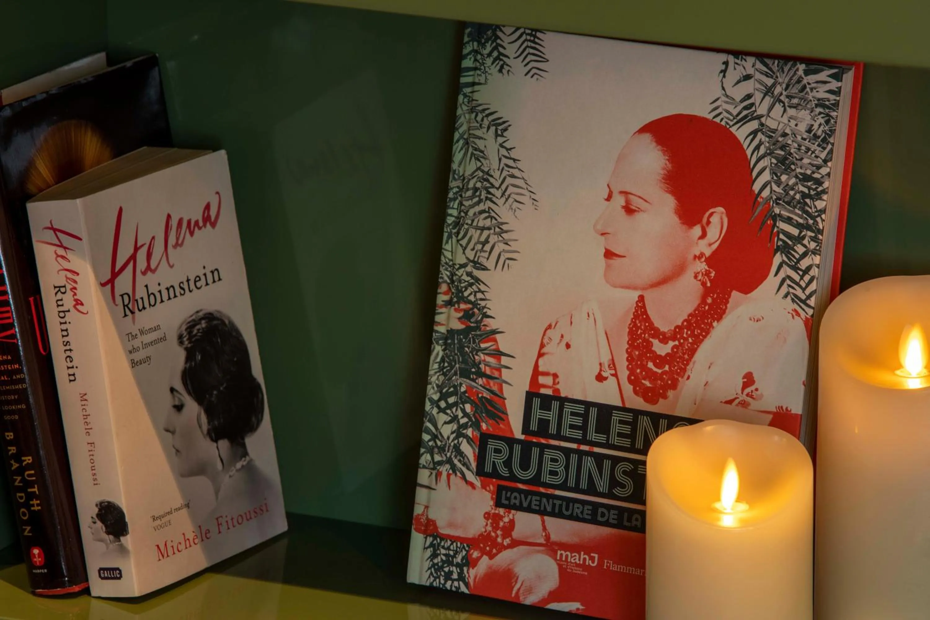 Library in Hotel des Deux-Iles - Notre-Dame