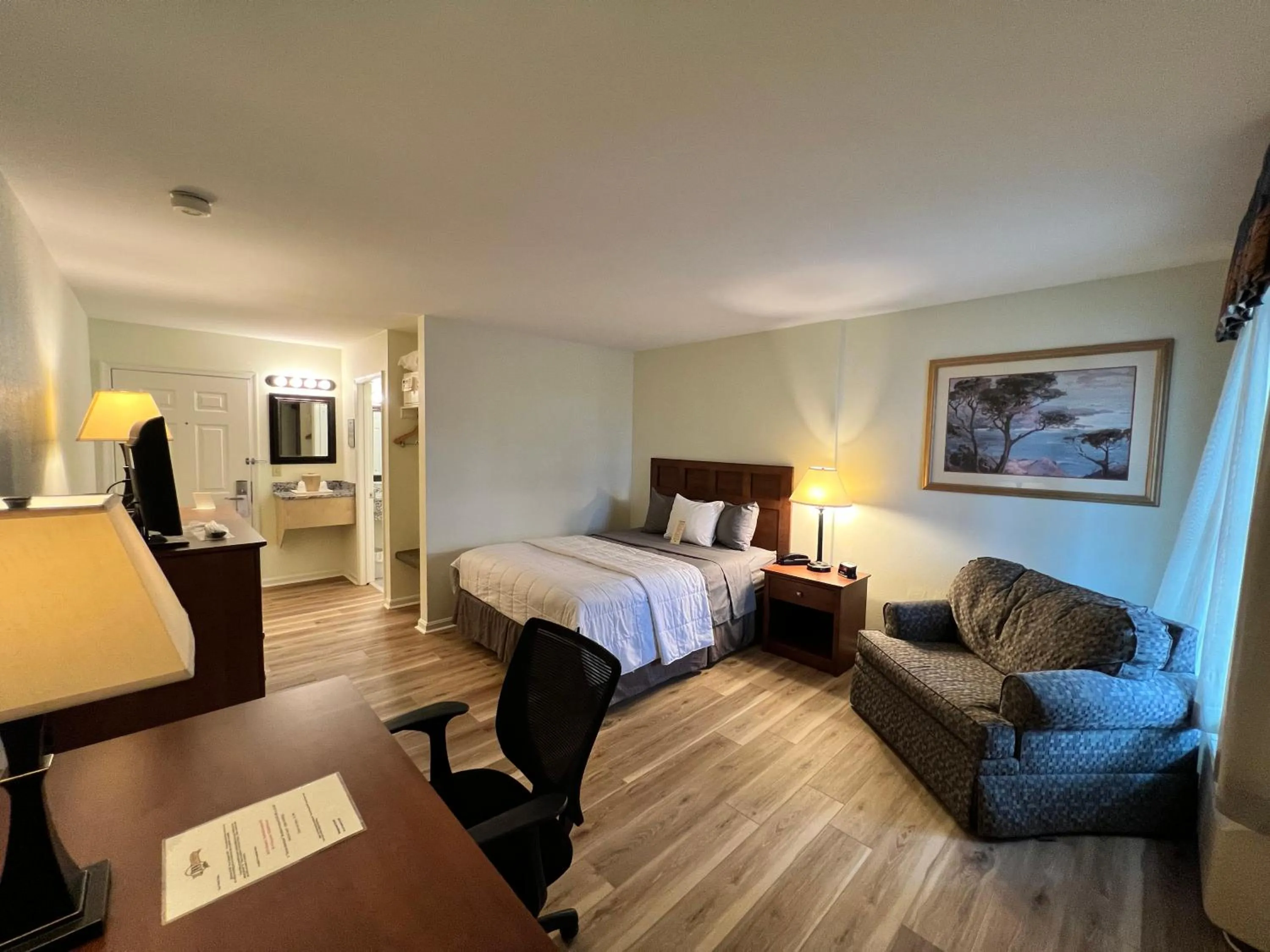 Photo of the whole room, Bed in Inn at Cemetery Hill