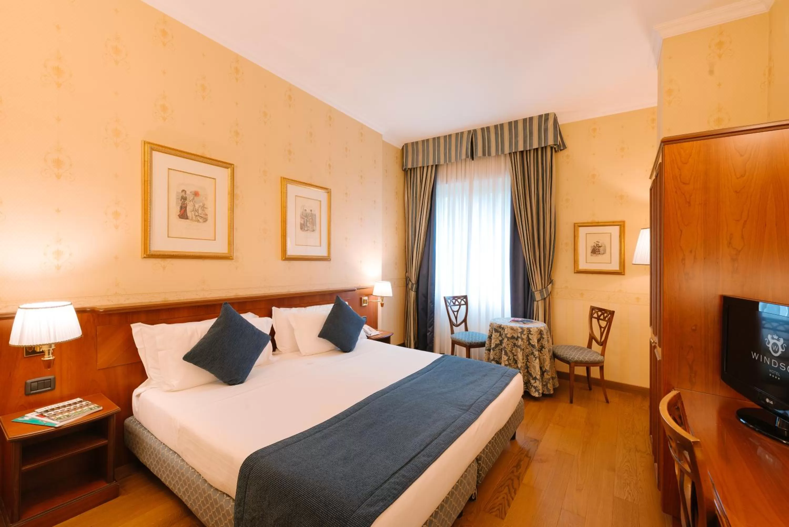 Bedroom, Bed in Windsor Hotel Milano