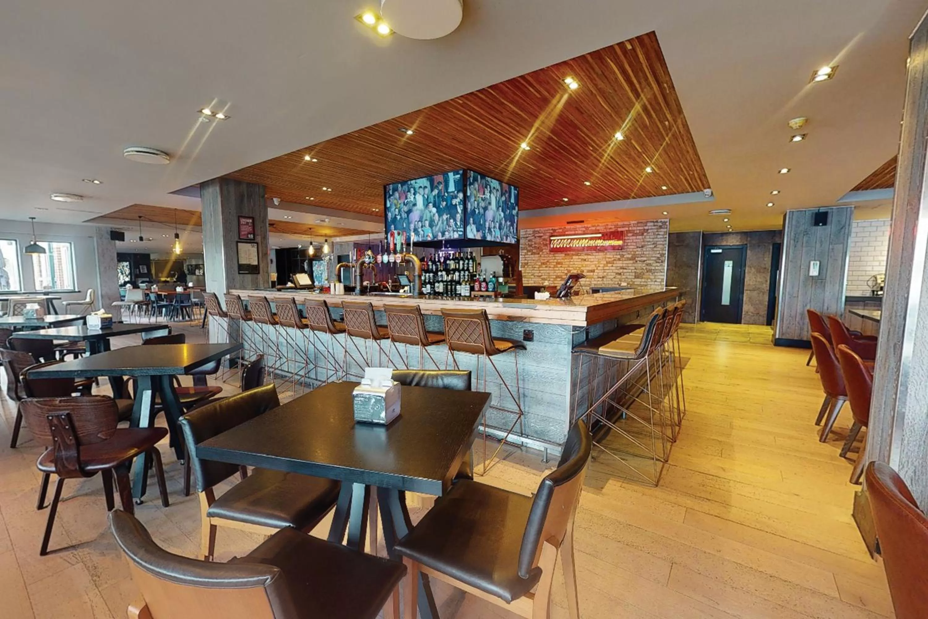 Restaurant/places to eat in Village Hotel Birmingham Dudley