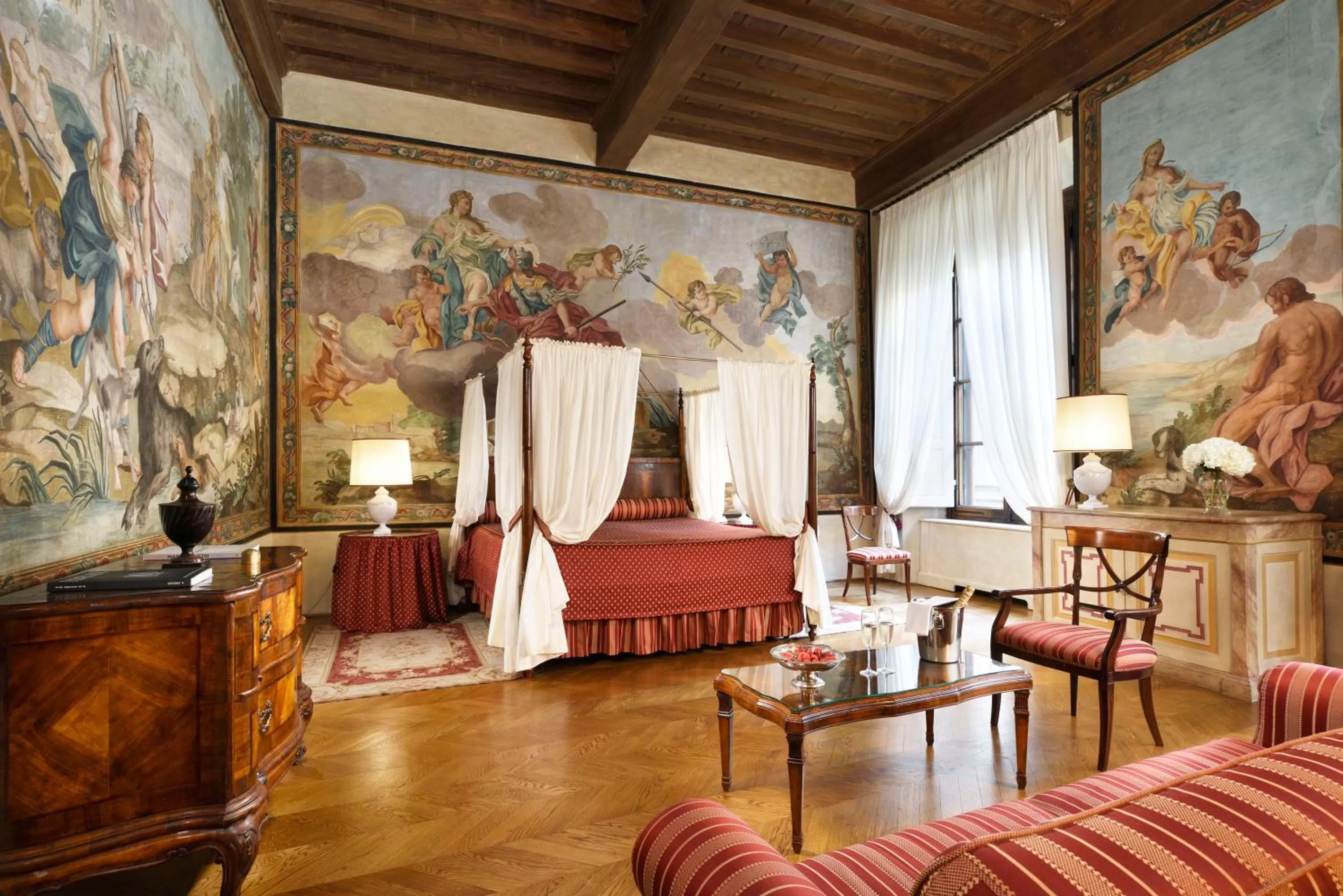 Photo of the whole room, Bed in Palazzo Niccolini al Duomo Residenza D'Epoca