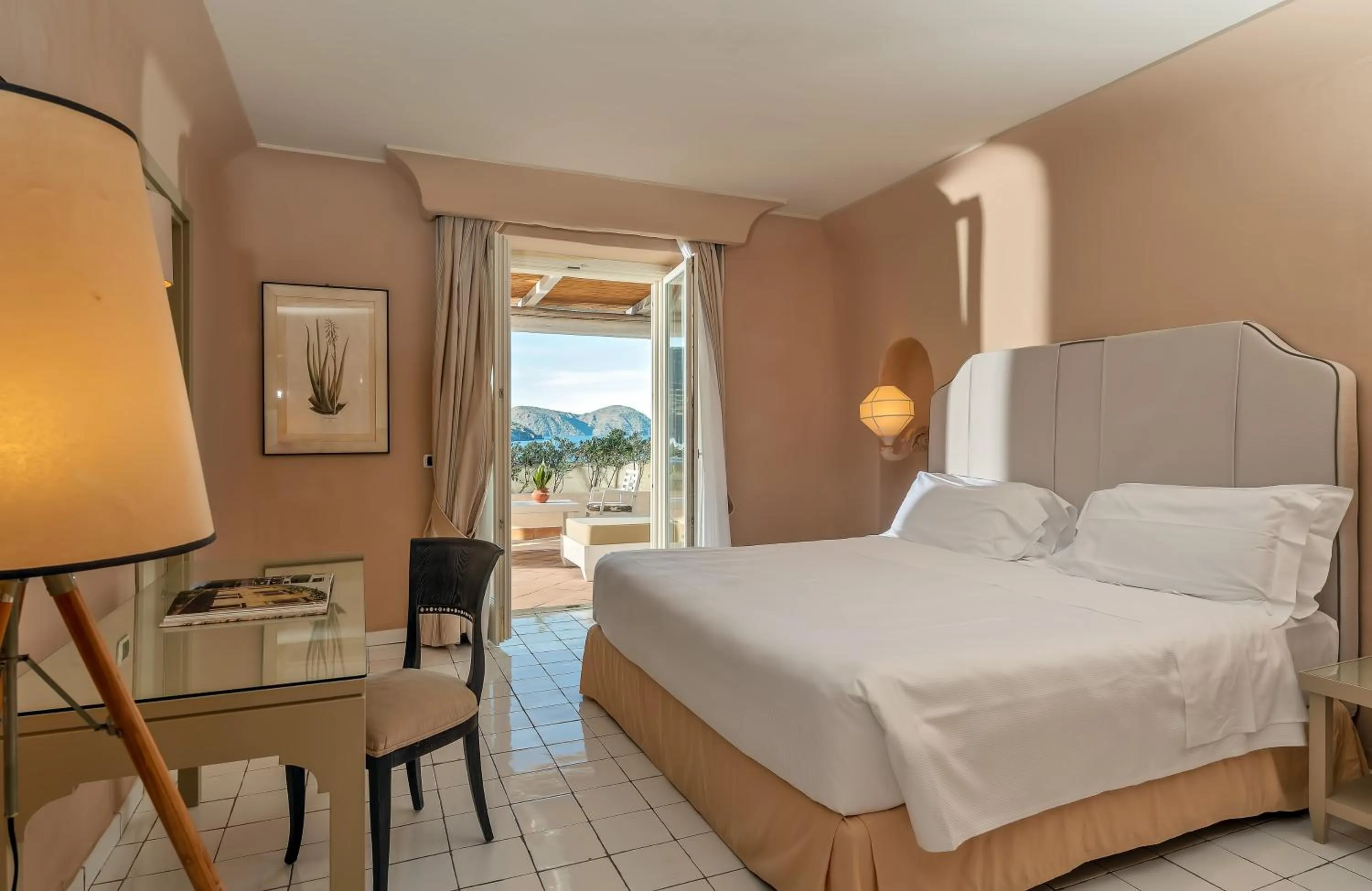 Bedroom, Bed in Therasia Resort Sea and SPA - The Leading Hotels of the World