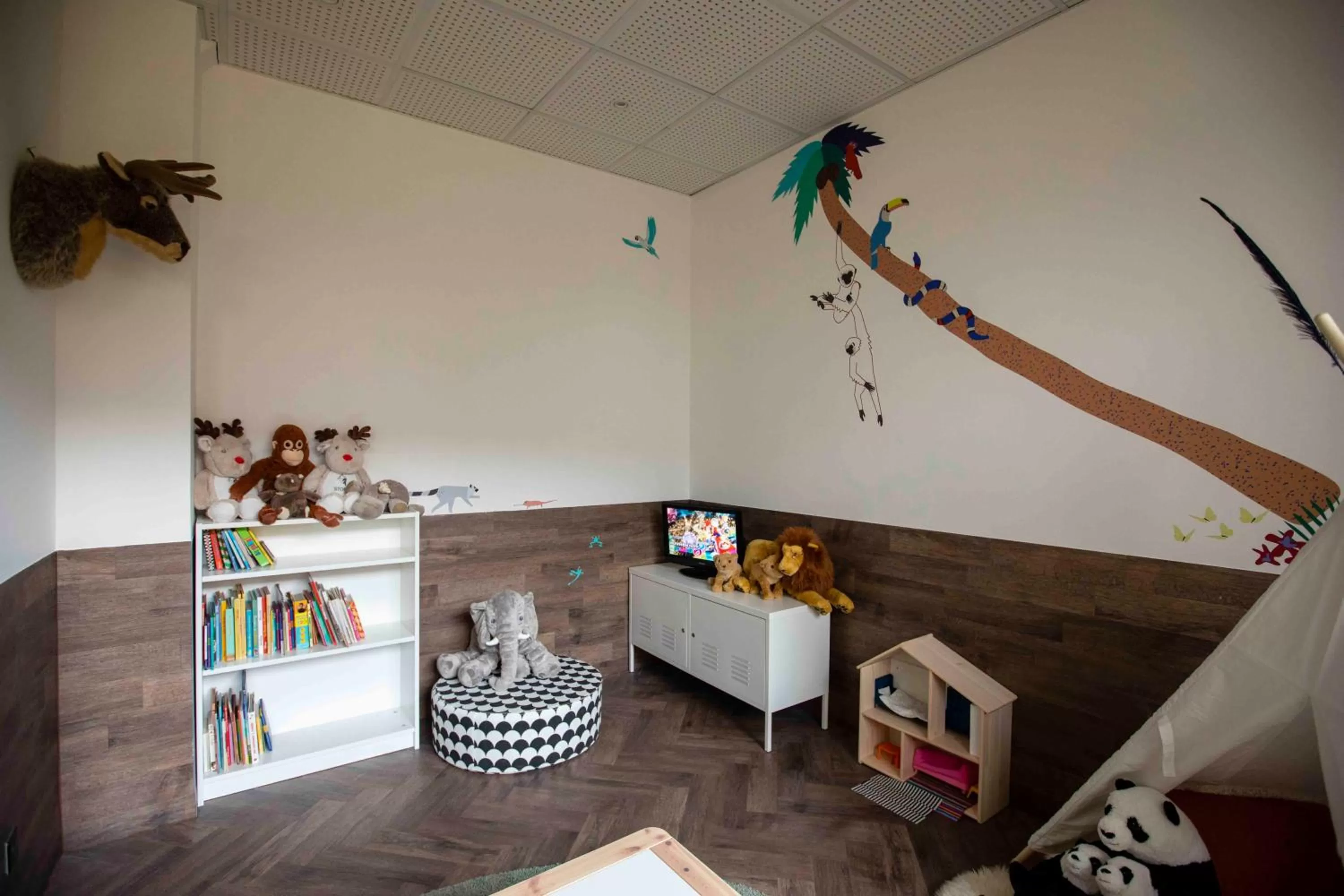 Kids's club in Hôtel Restaurant Vaillant Colmar Nord