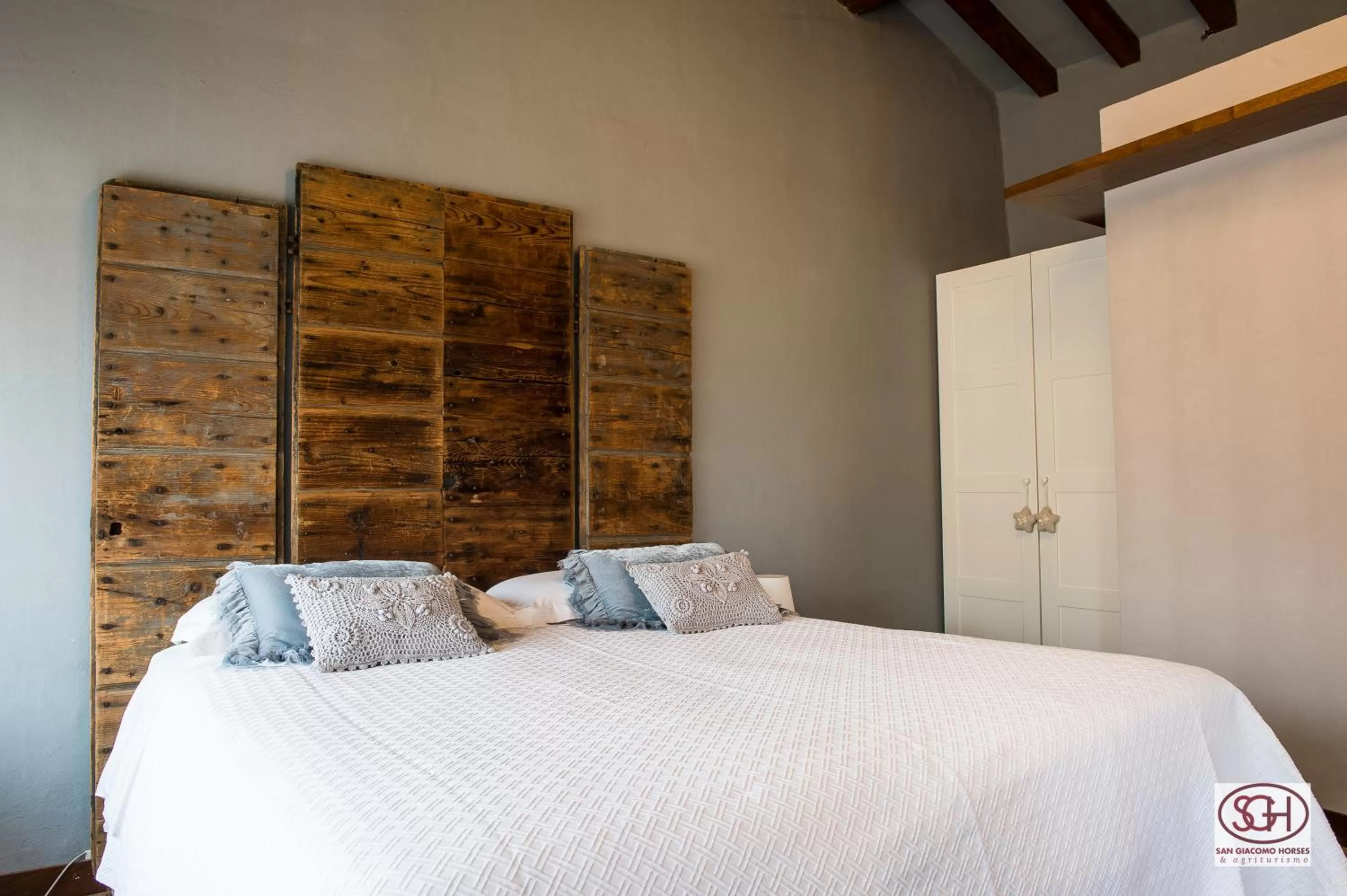 Photo of the whole room, Bed in San Giacomo Horses & Agriturismo