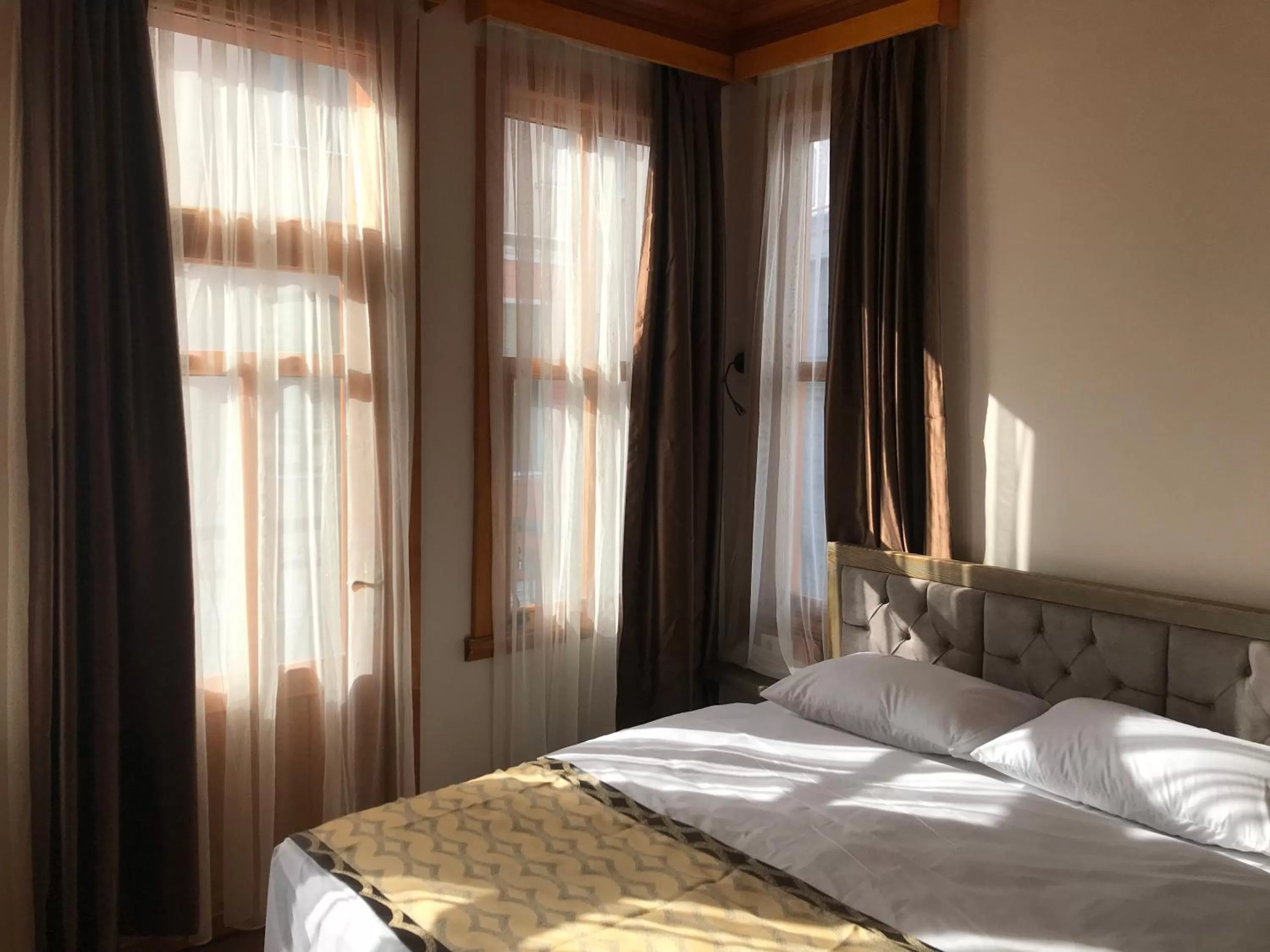 Bed in Green Mansion