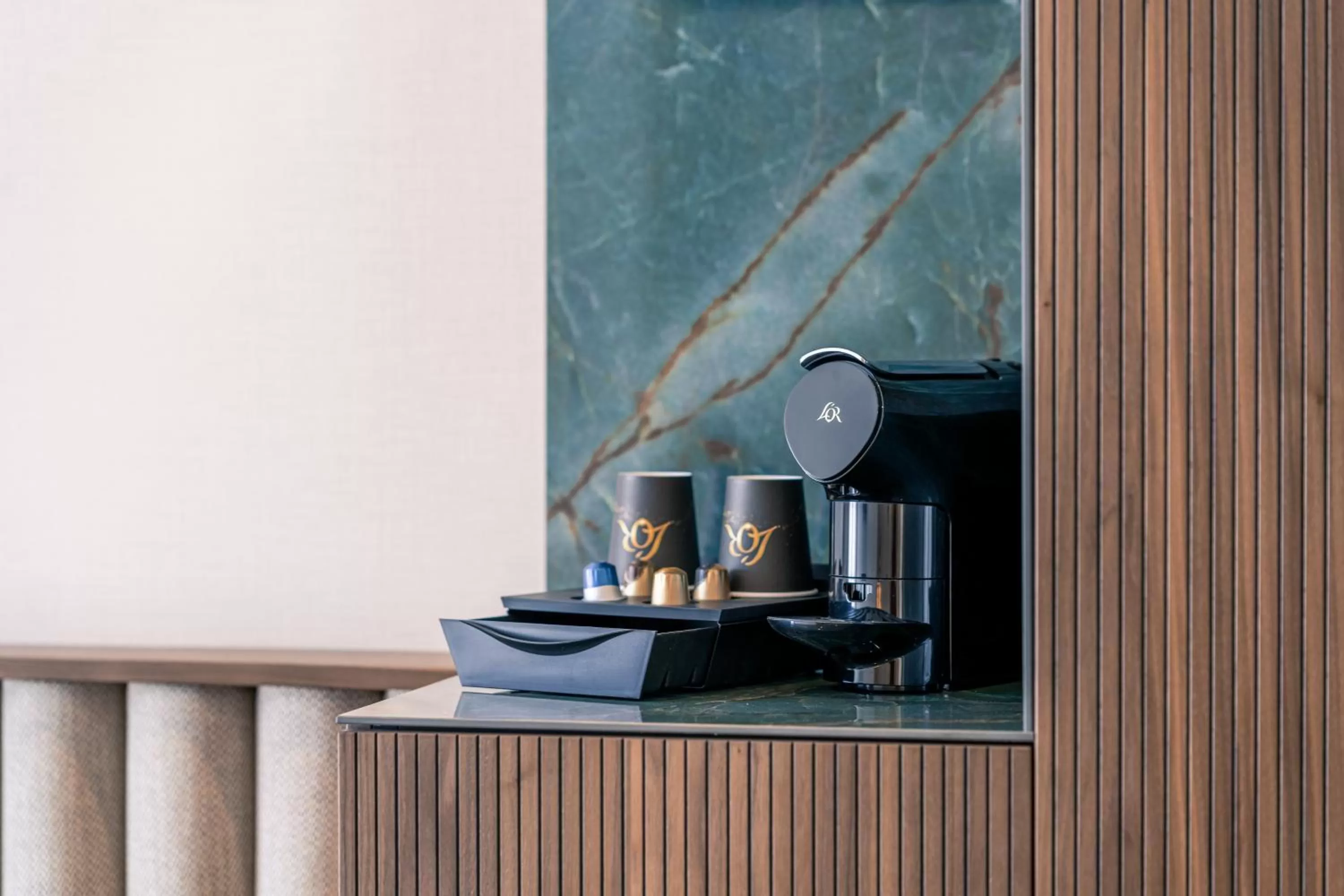 Coffee/tea facilities in Hotel Du Parc