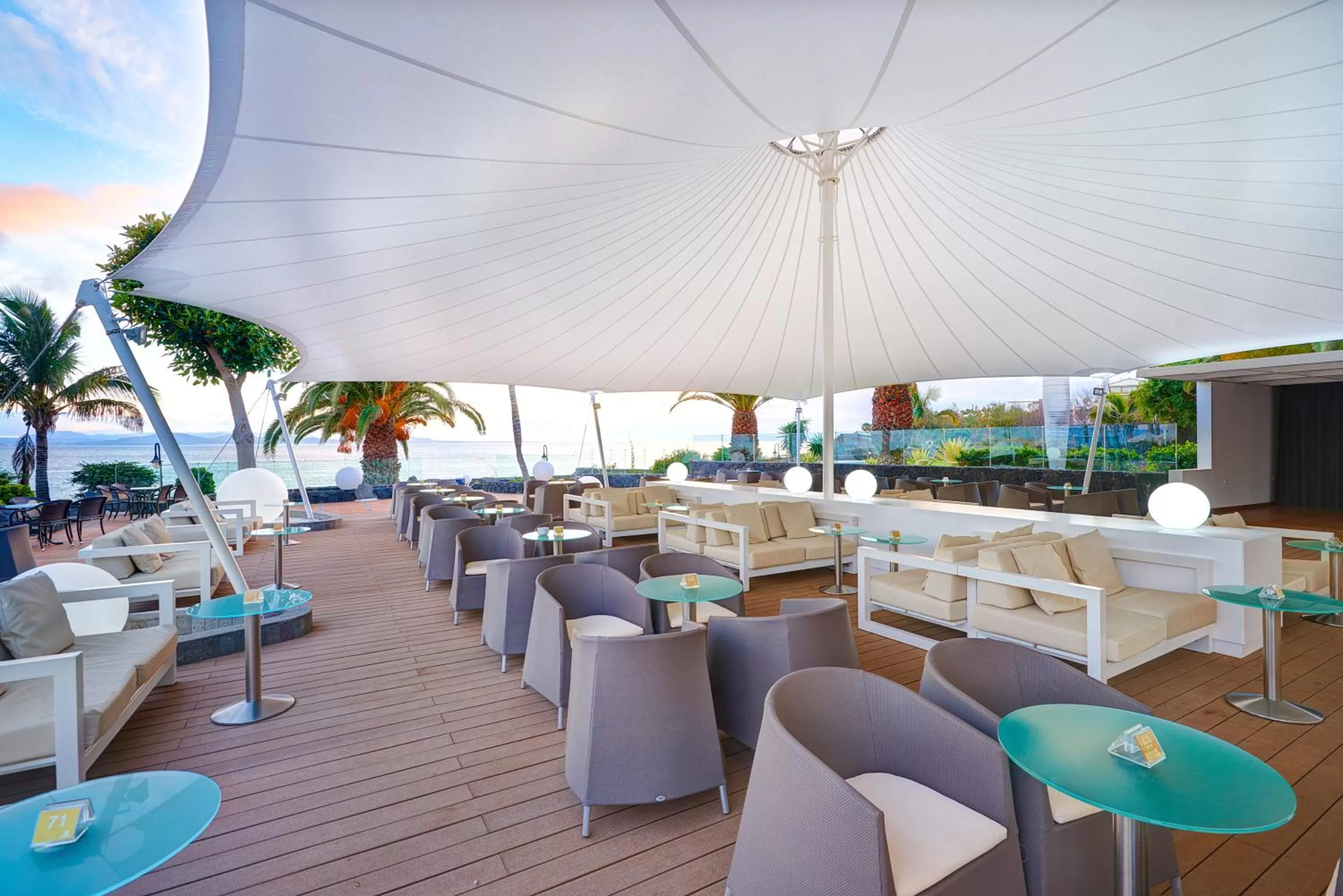 Lounge or bar in Hipotels Natura Palace Adults Only