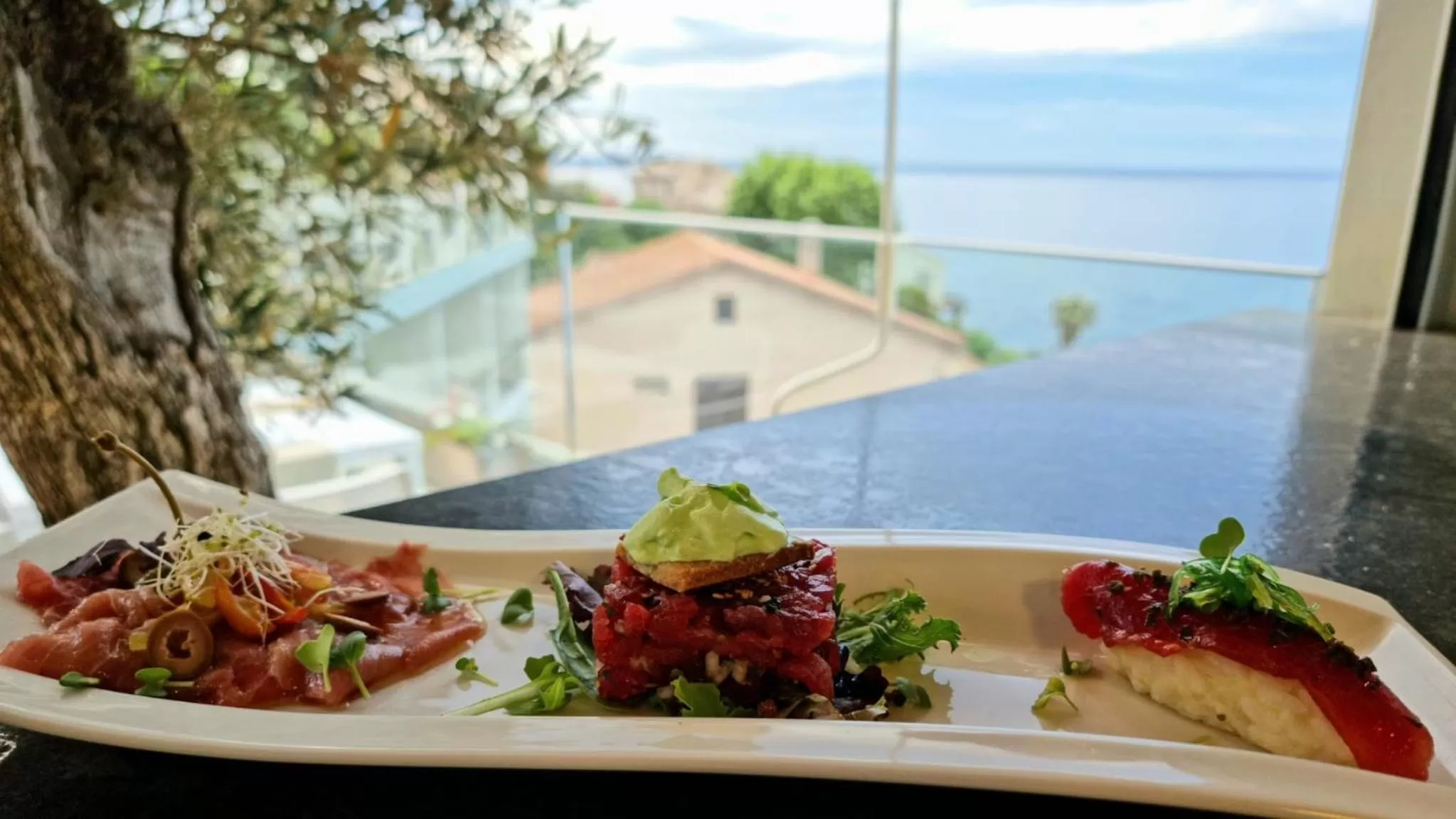 Restaurant/places to eat, Food in Hôtel Calavita Rooftop & Spa