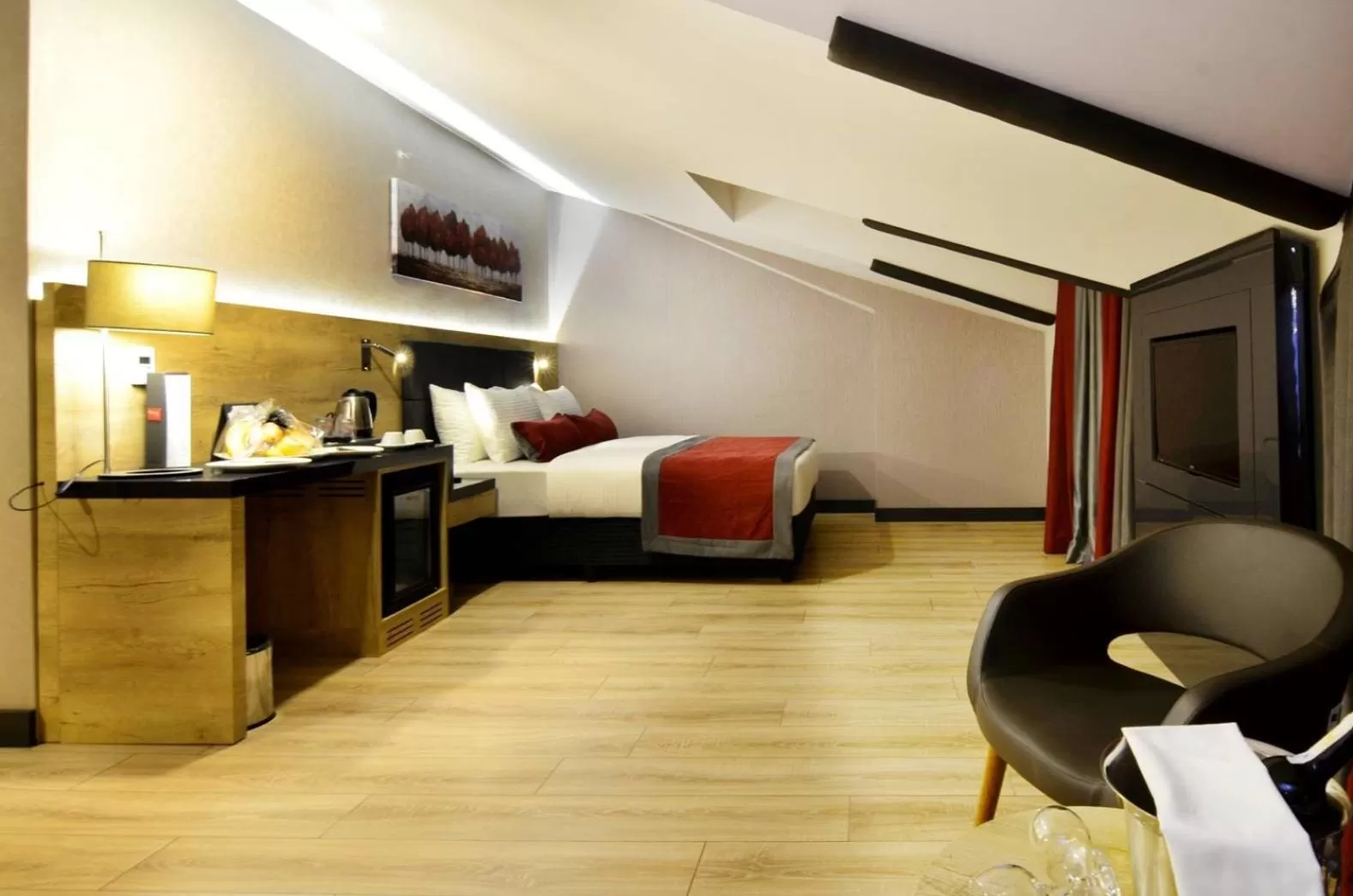 Photo of the whole room, Bed in Ramada Encore by Wyndham Gebze