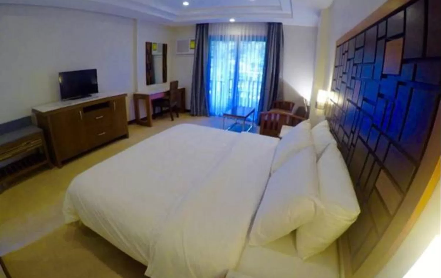 Bedroom, Bed in MO2 Lagoon Coron