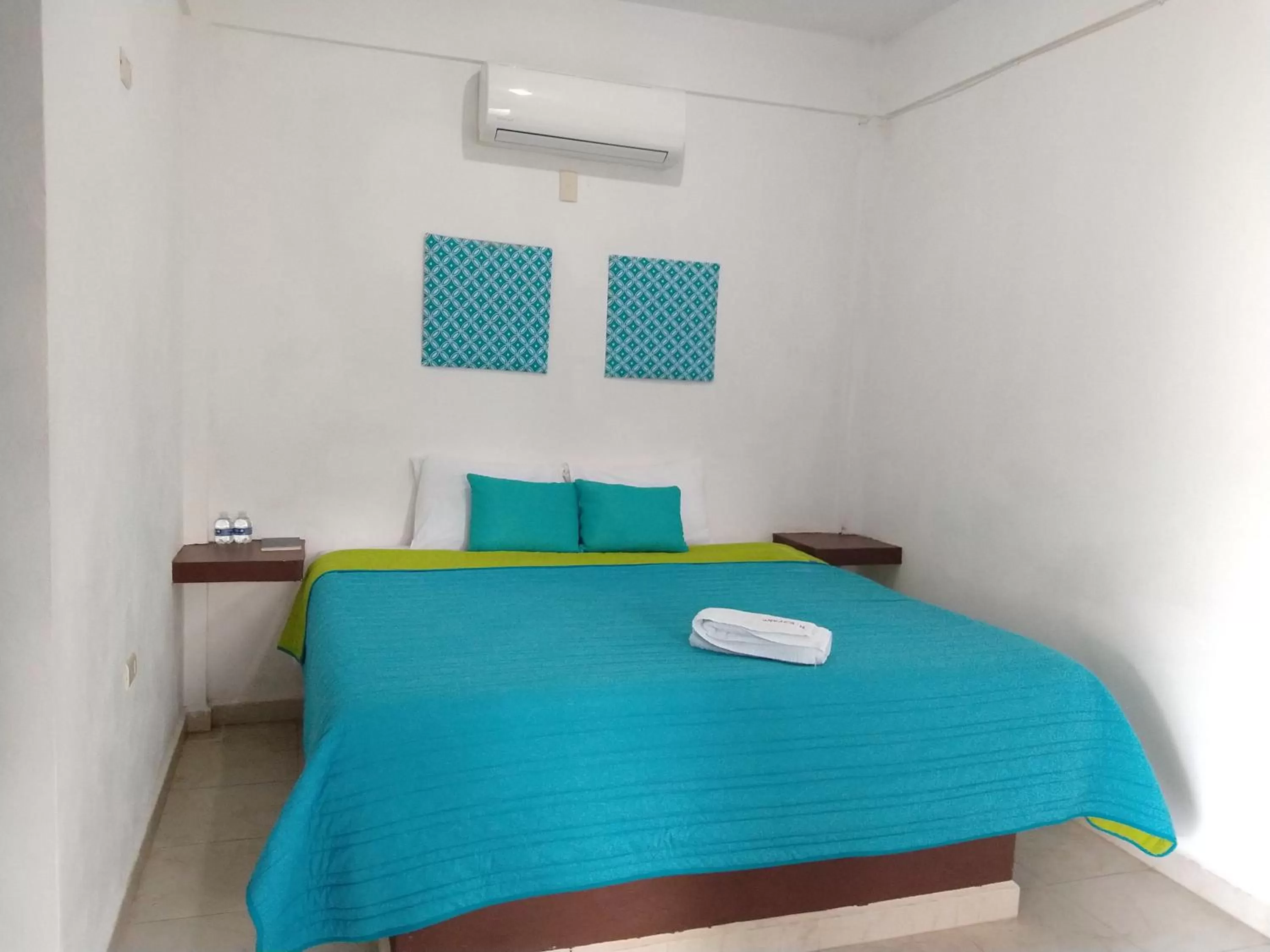 Photo of the whole room in Hotel España