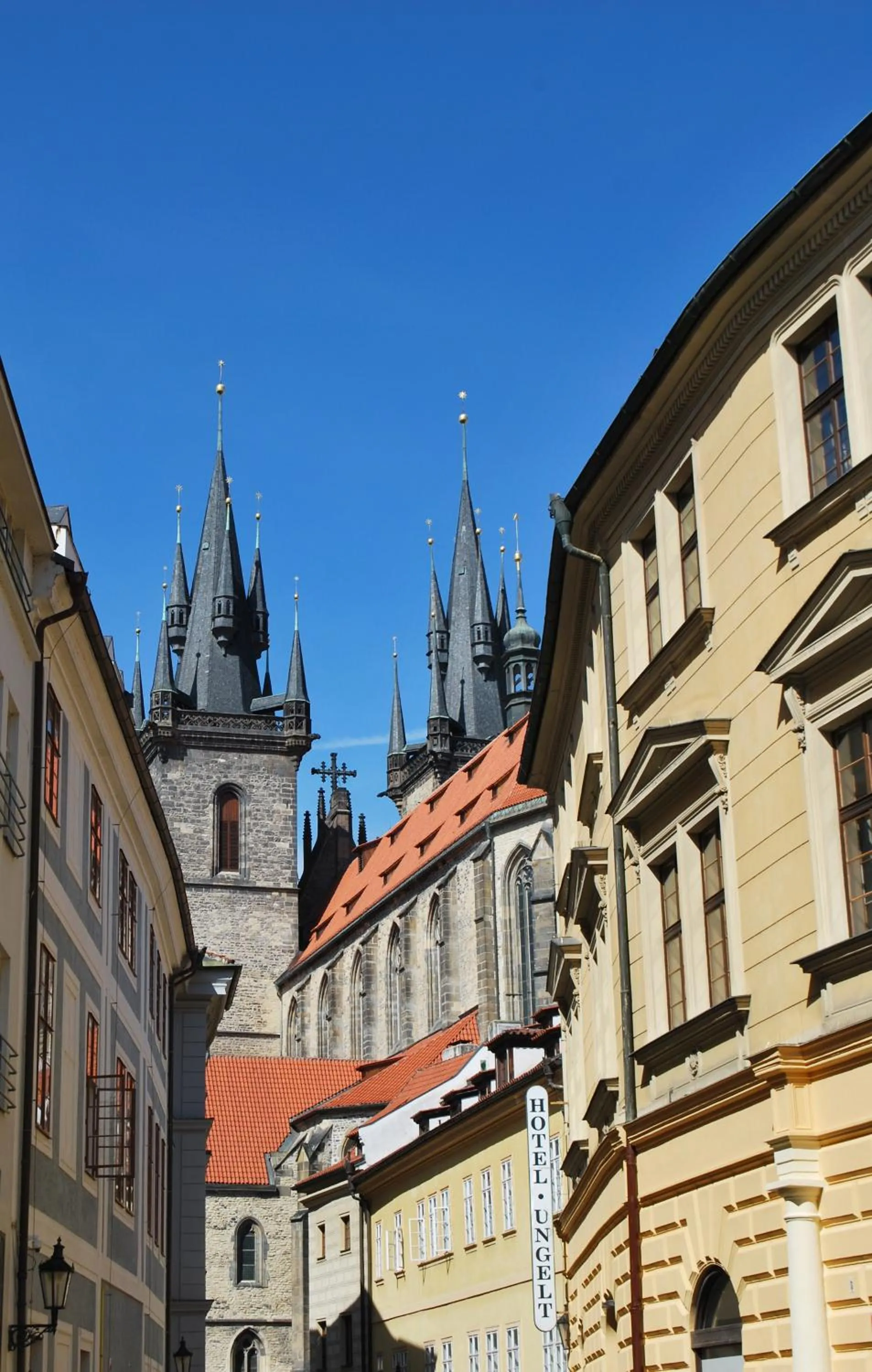 Property building in Hotel Metamorphis